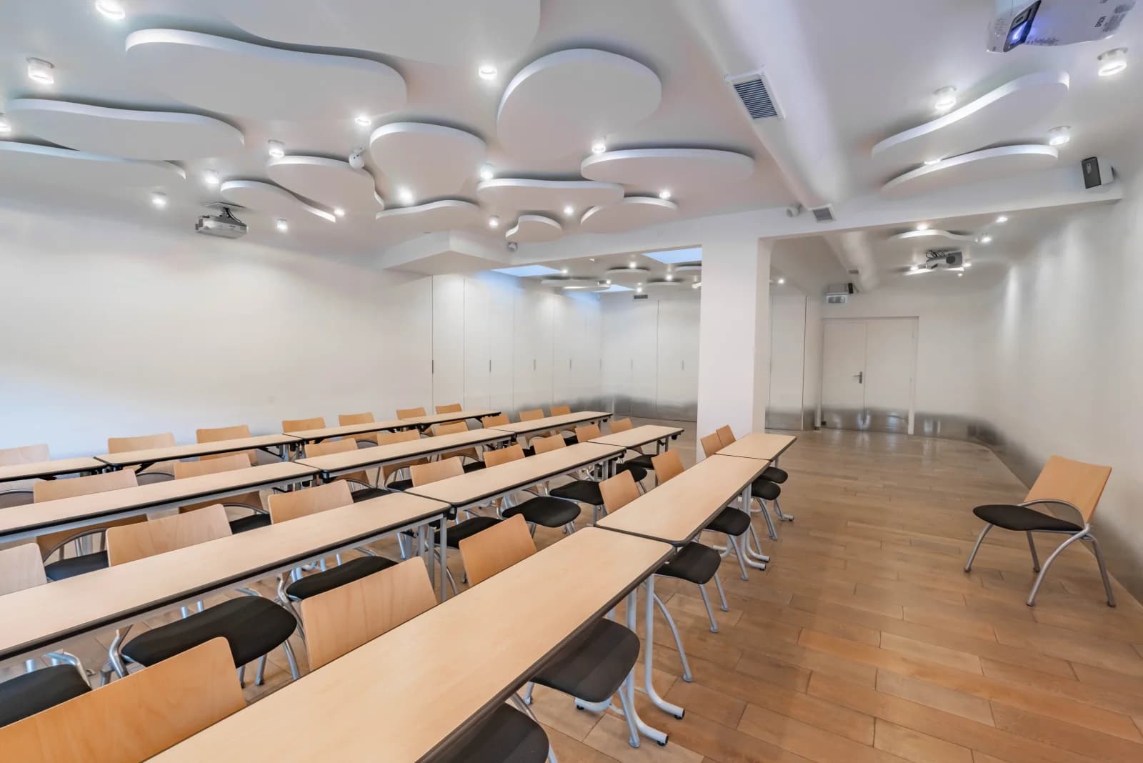 Space Bright, modern meeting space! - 5