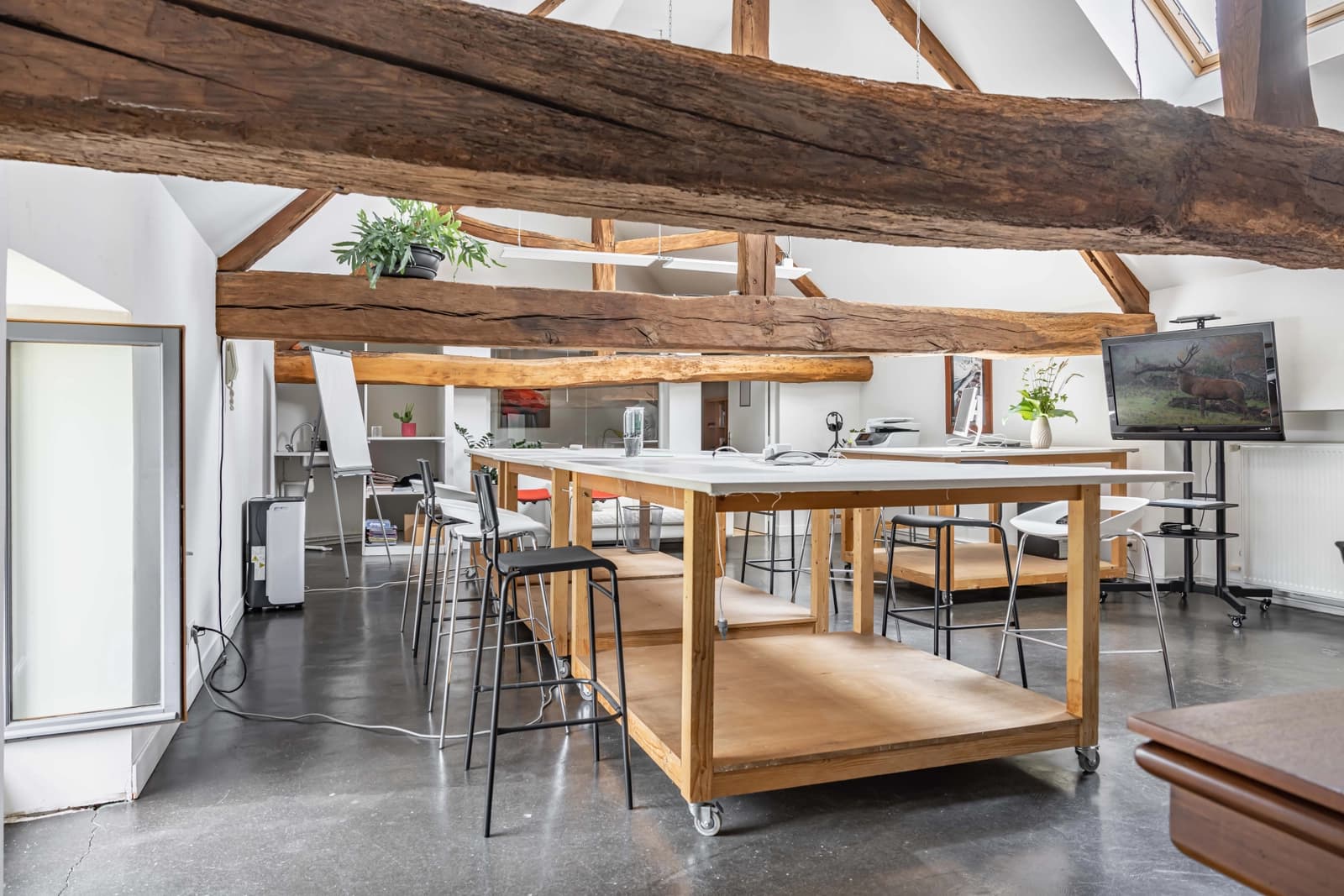 Meeting room in Large, light-filled coworking space - 1