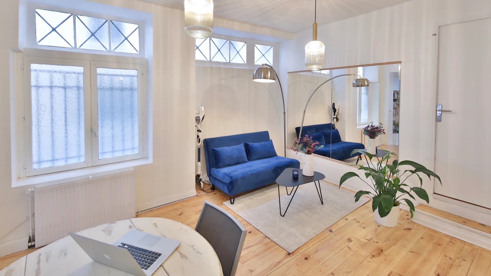Living room in Atypical & inspiring, bar and studio in souplex - 1