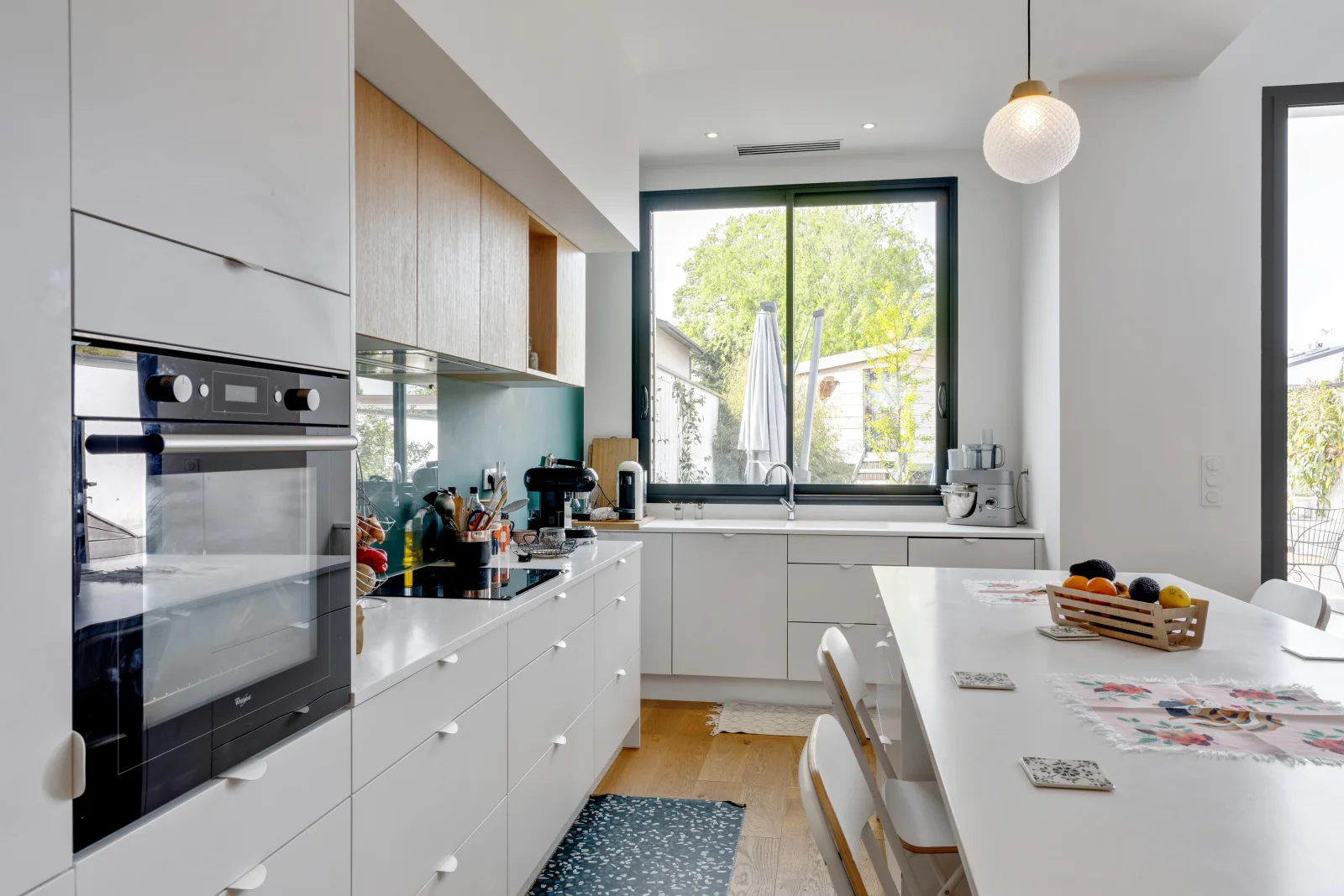 Espace Maison d'architecte vitrée, terrasse et jardin luxuriant - 5