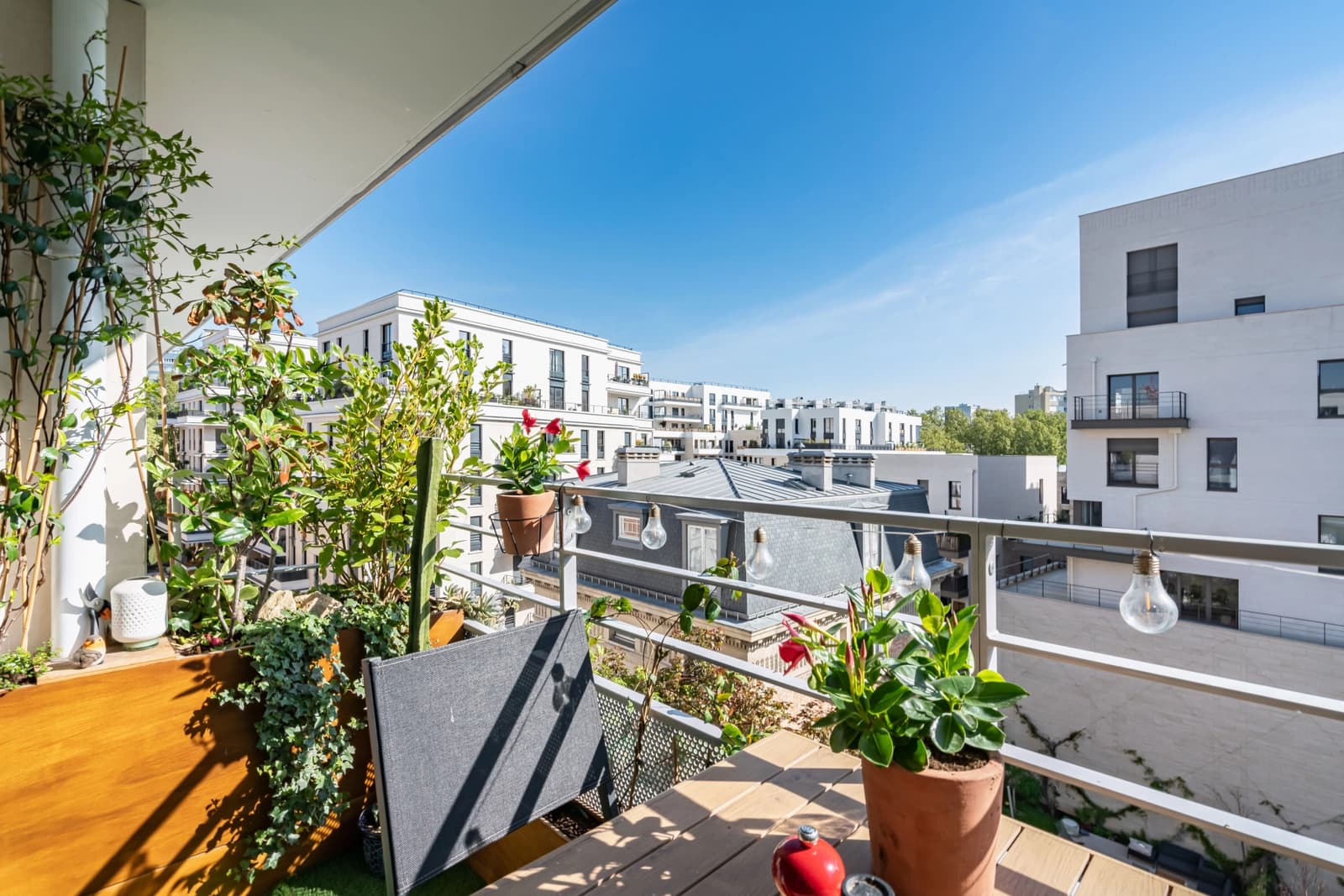 Meeting room in Charming, bright apartment with terrace - 1