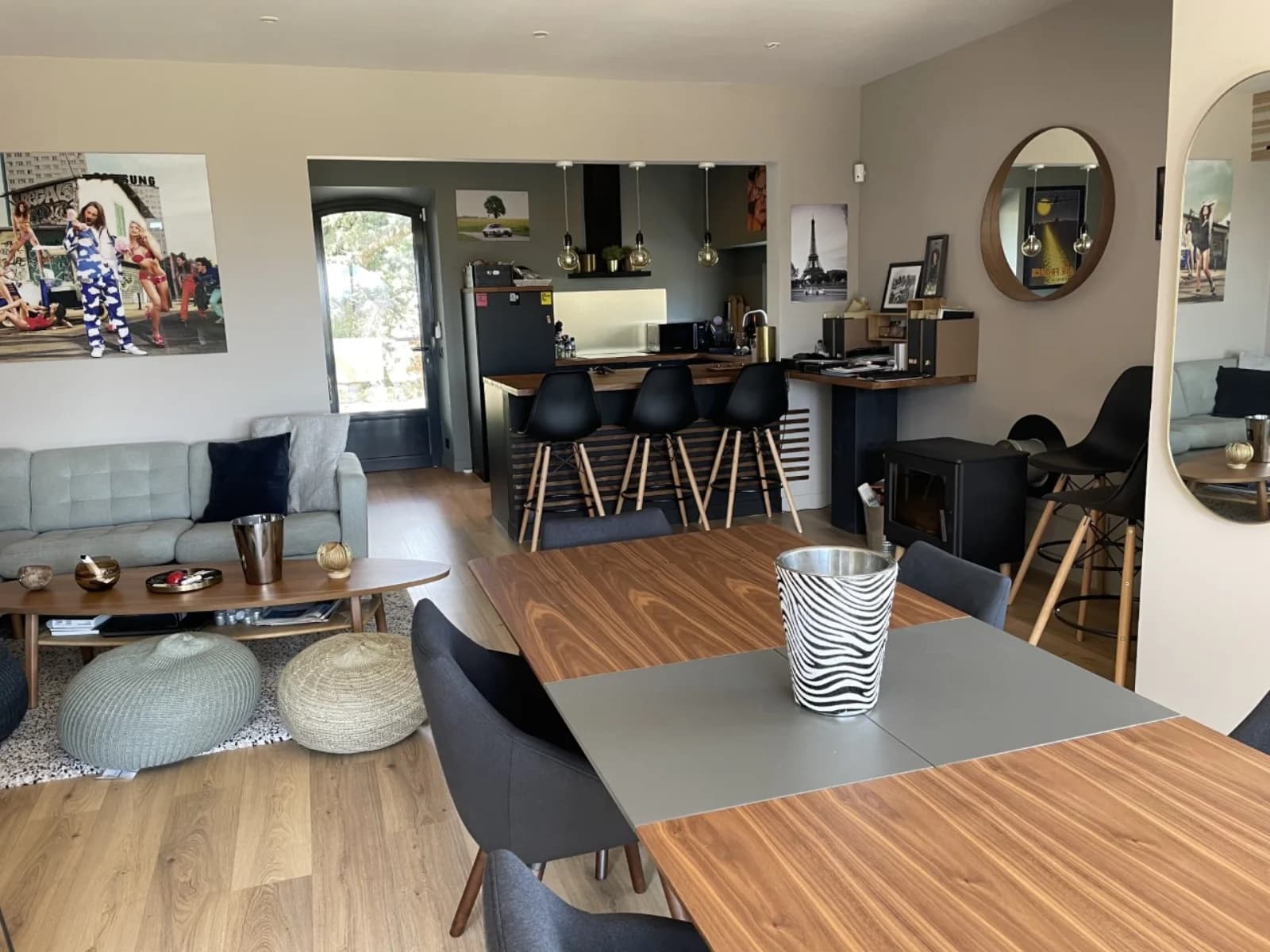 Comedor en Residencia atípica con piscina, un lugar insólito - 1