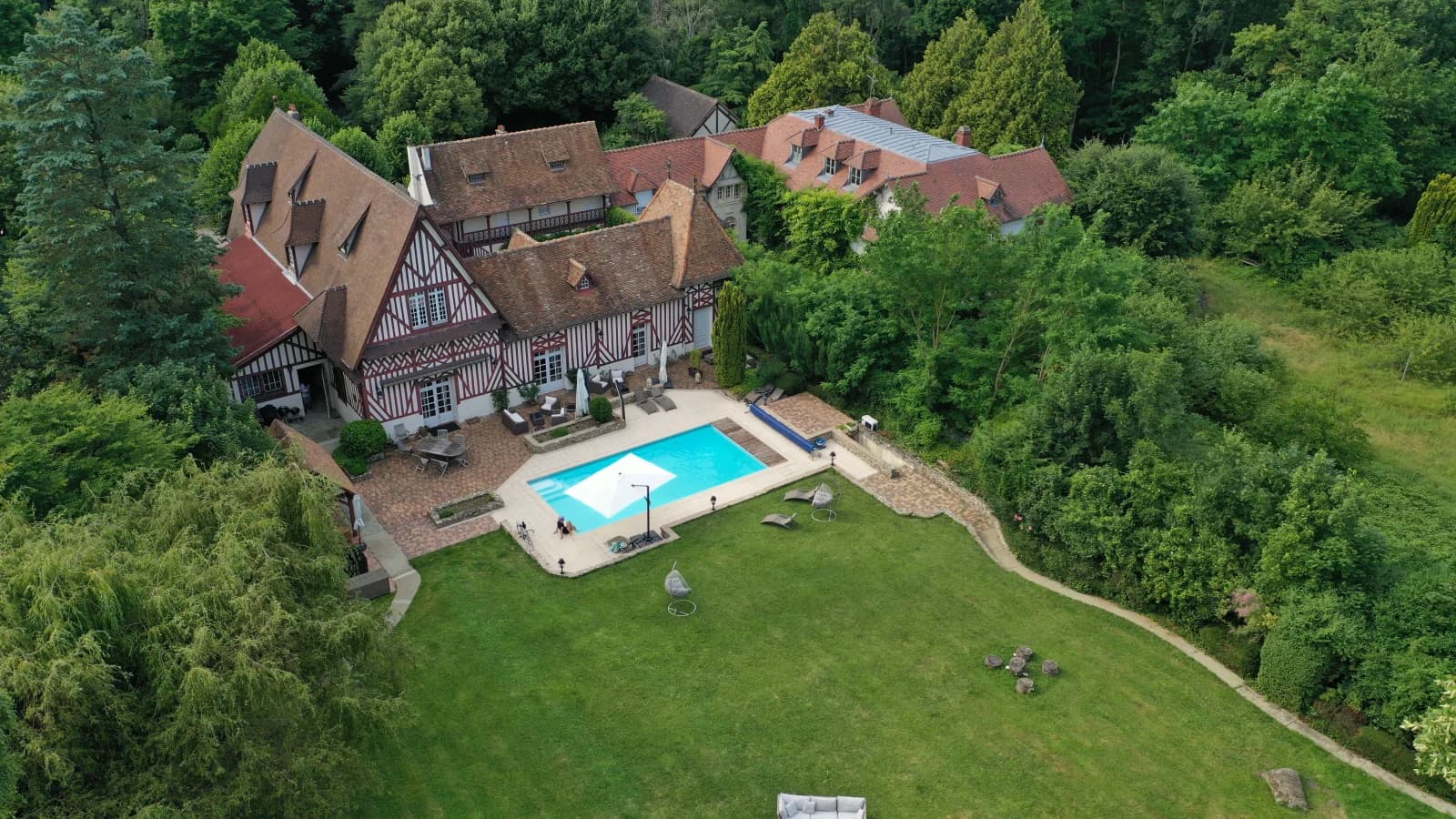 Space Normandy house on the outskirts of Paris - 1