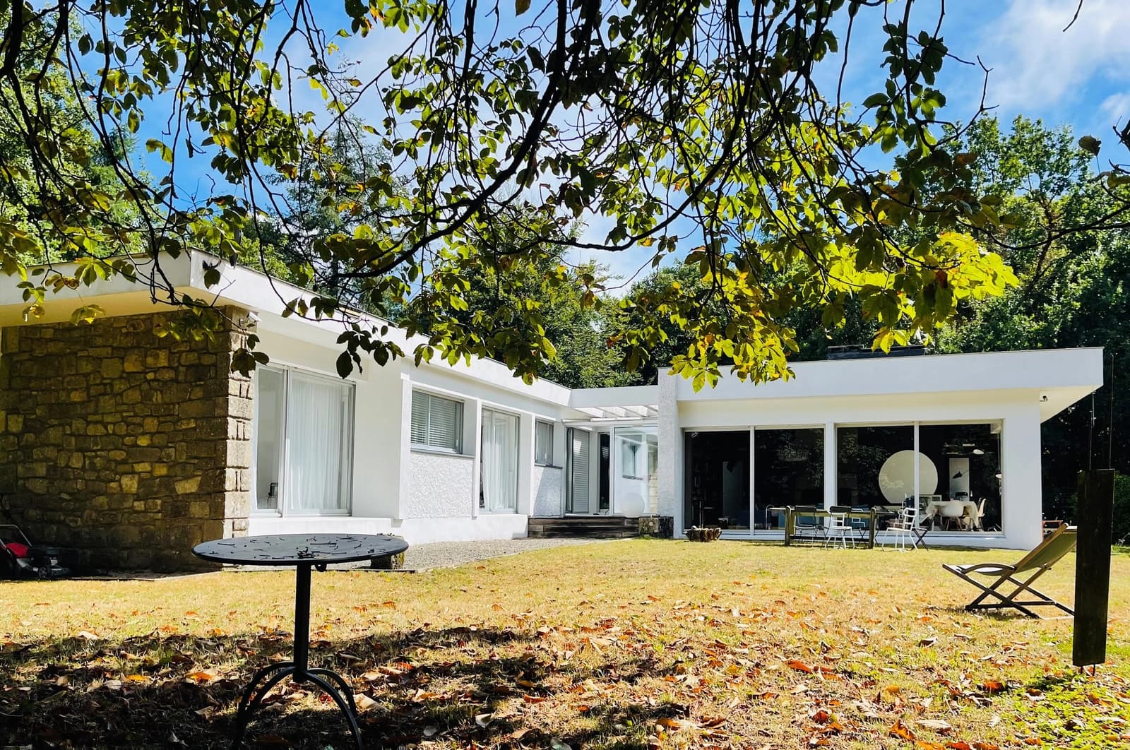 Espace Une maison moderniste en pleine forêt - 3