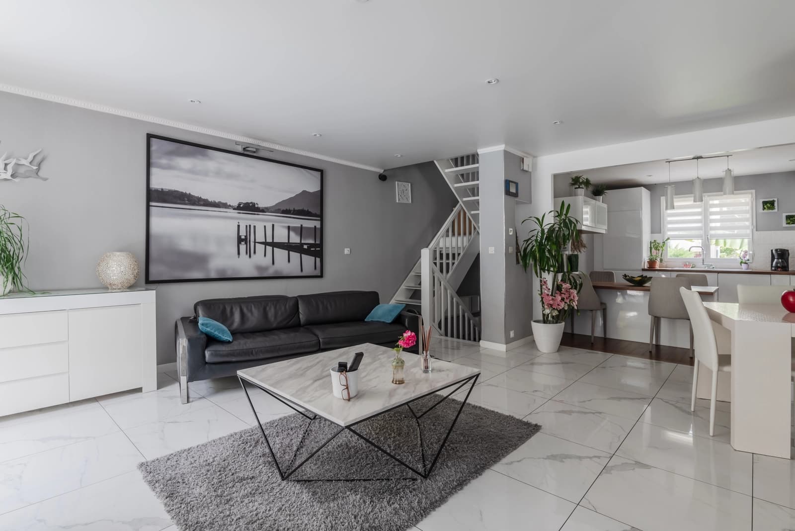Meeting room in Sublime modern house with terrace - 0