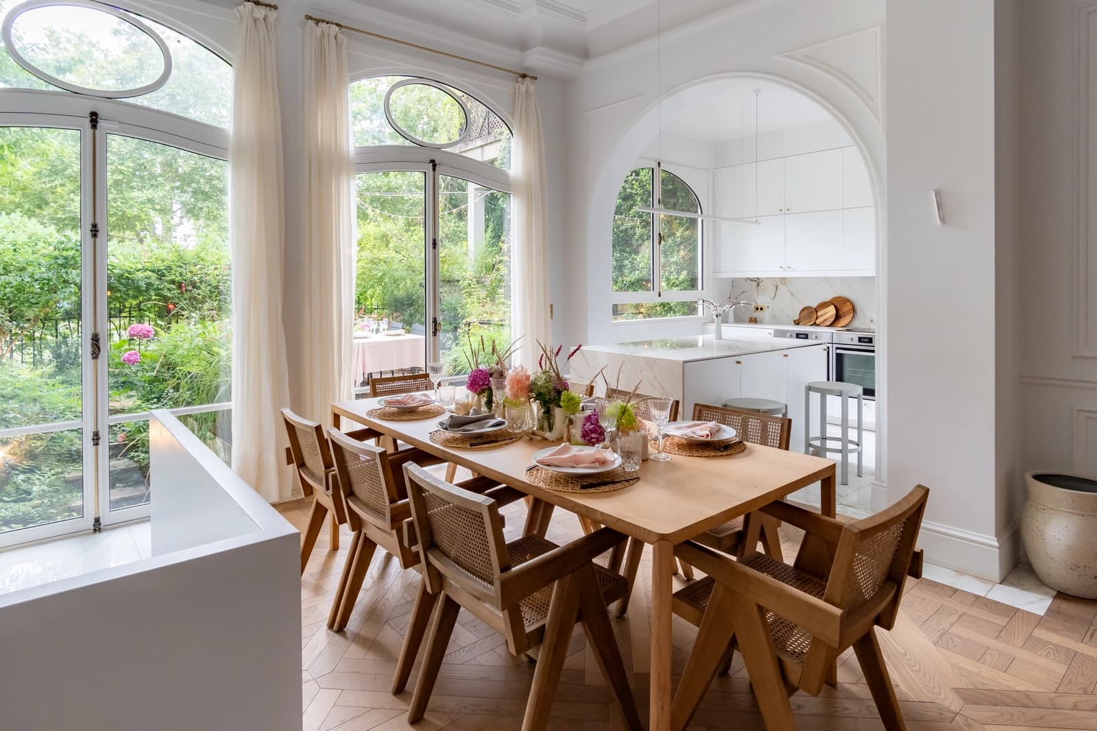 Space Haussmann apartment in Paris with garden - 4