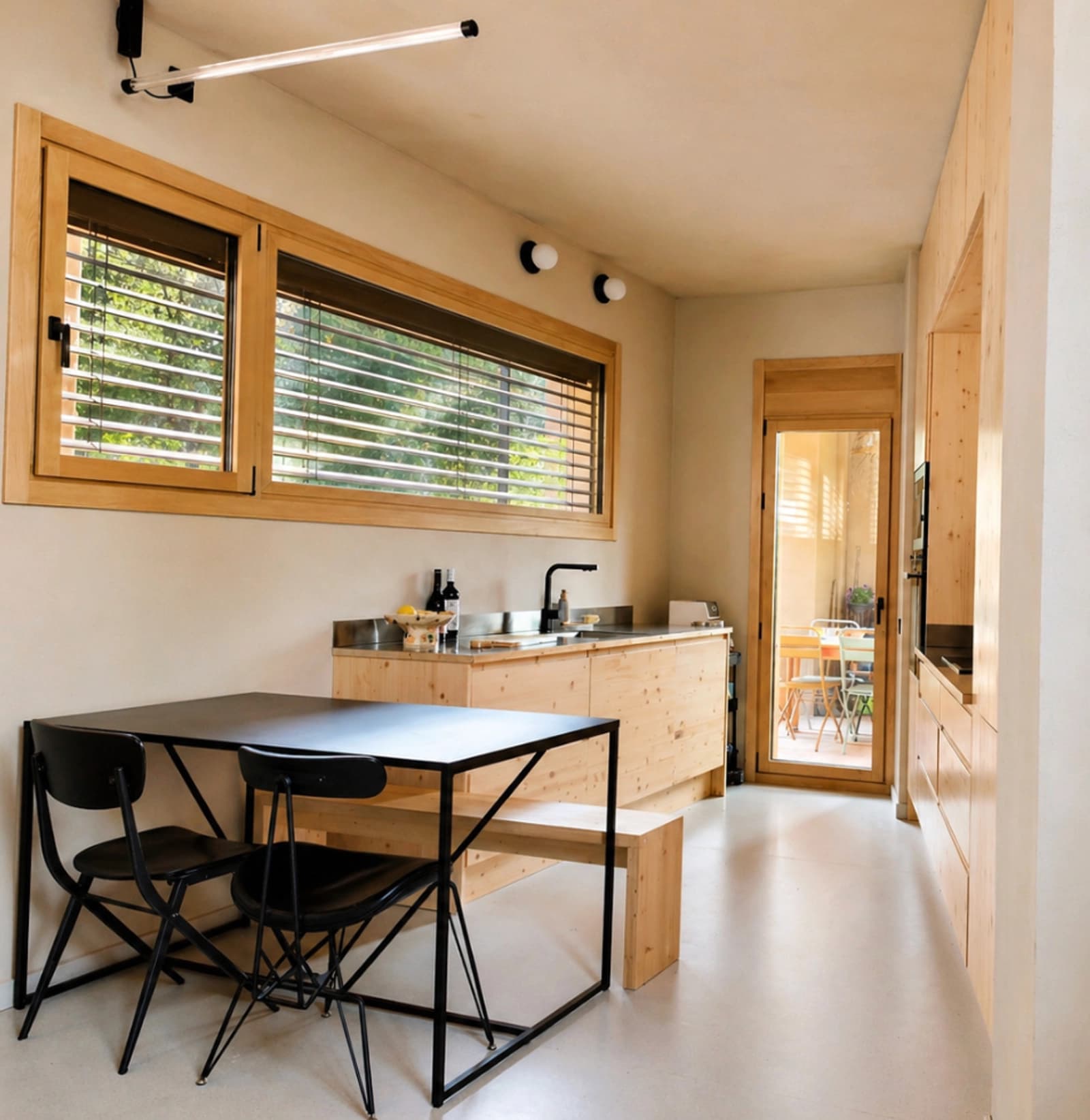 Space Contemporary Mediterranean Architecture in the Heart of the Barcelona Forest - 1