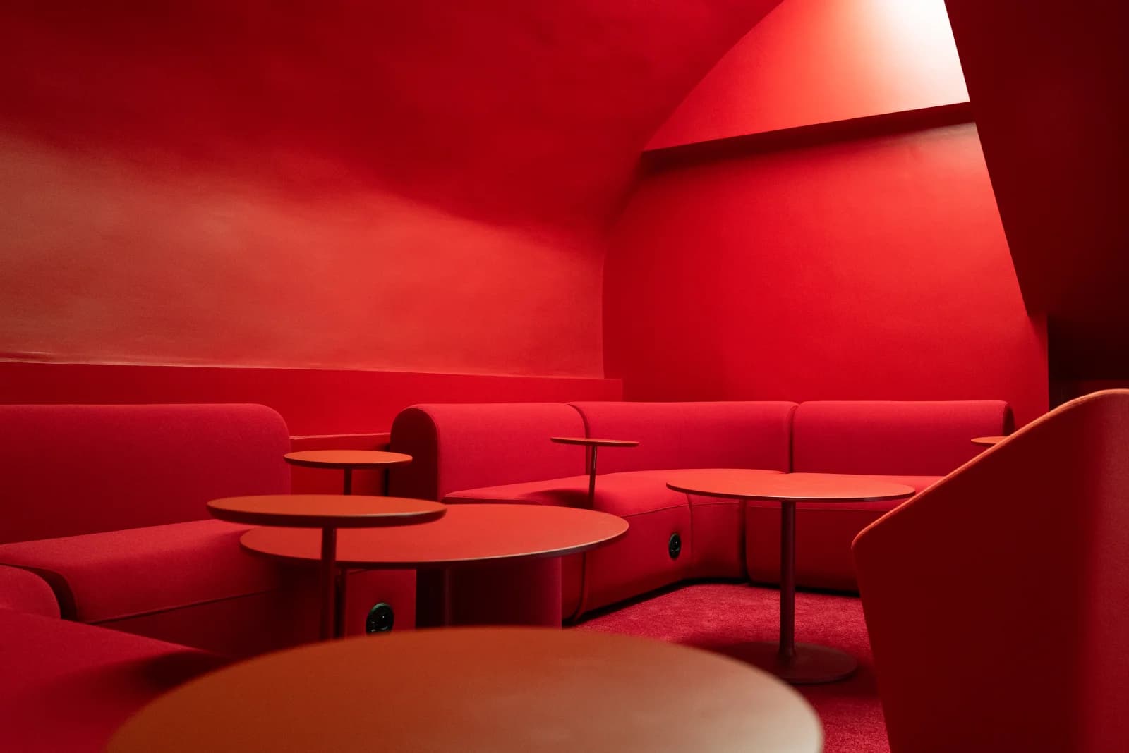 Espace Espace lounge dans un cadre rétro-futuriste en plein coeur du 1er arrondissement de Lyon - 4