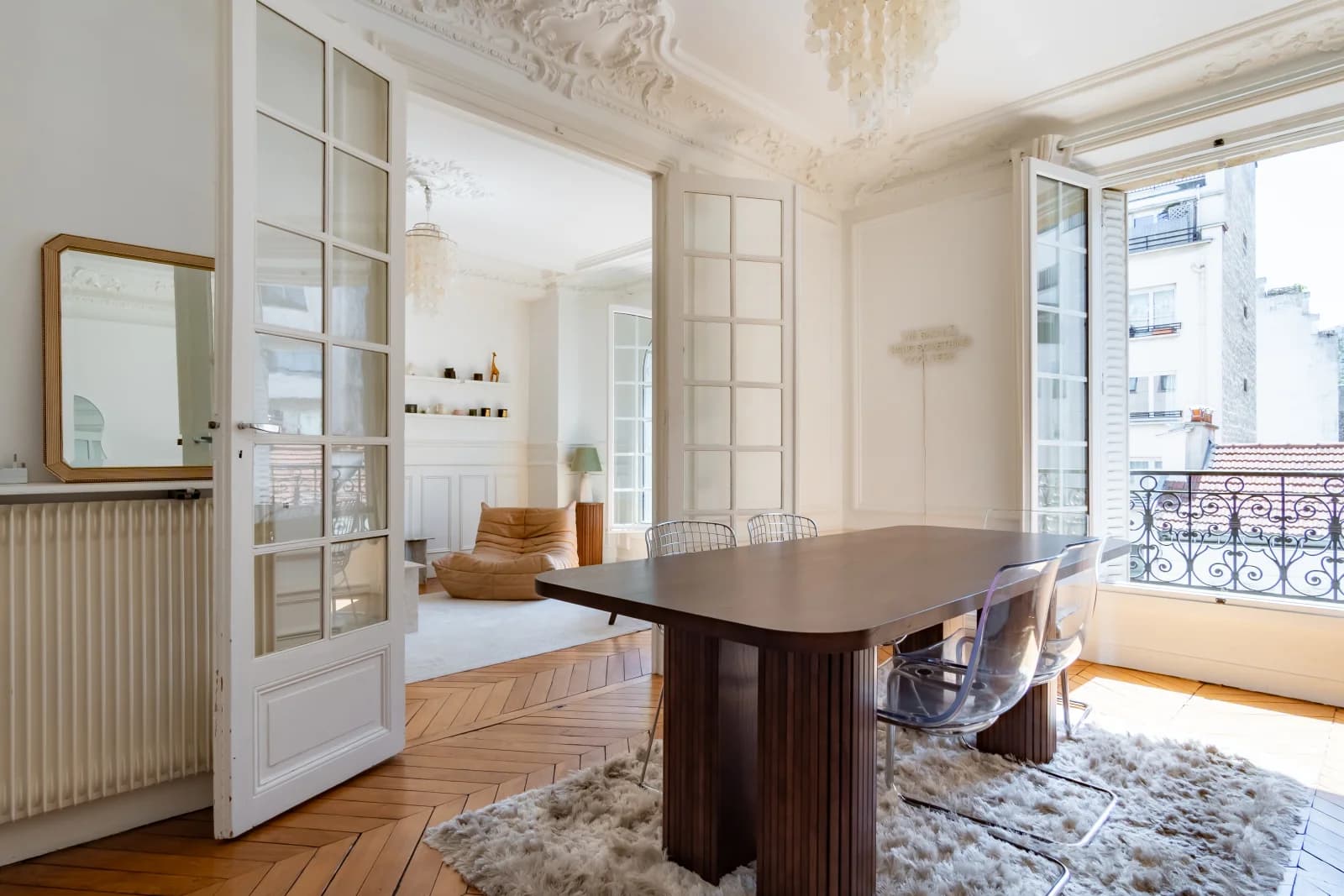 Space Sublime, light-filled Haussmann apartment - 4