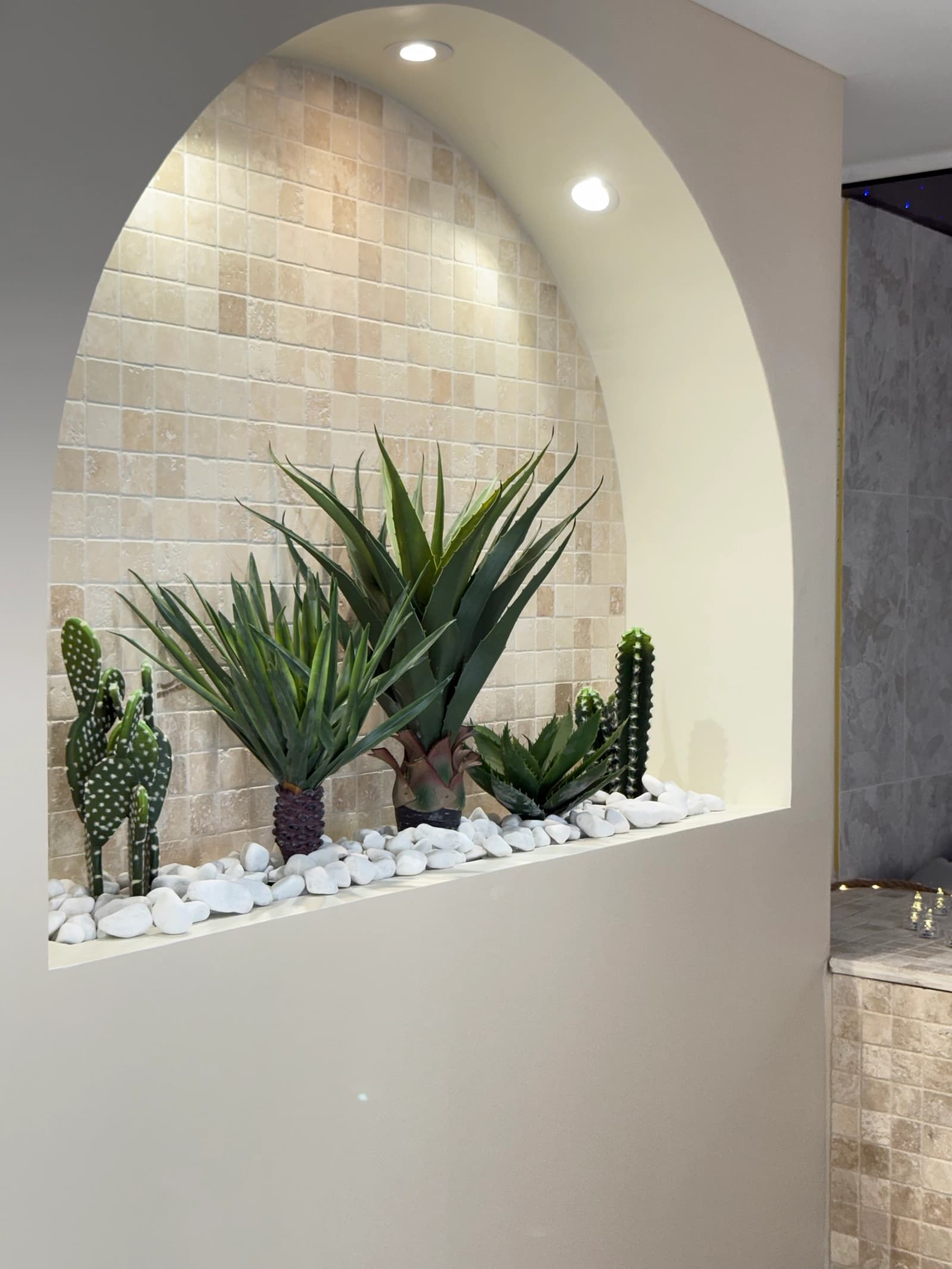 Space Cocooning Retreat and Jacuzzi - 3