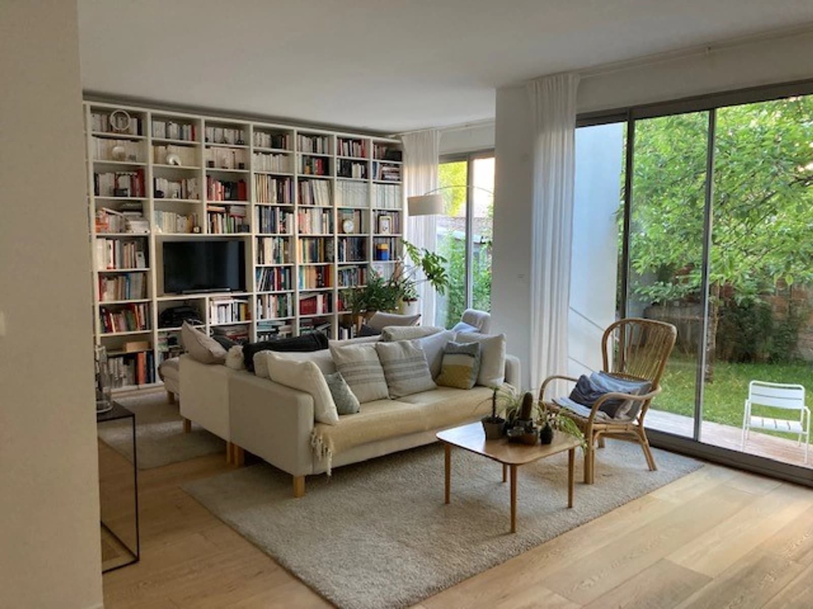 Living room in Contemporary architect-designed house + roof terrace - 1