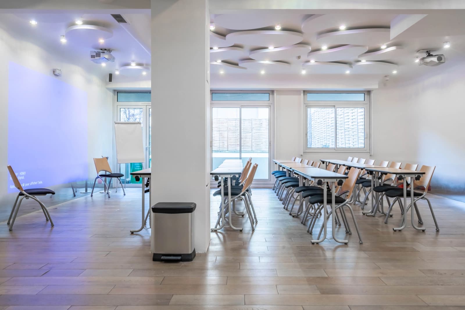 Meeting room in Bright, modern meeting space! - 1