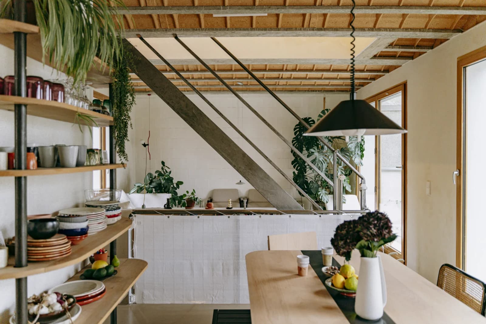 Space Architect-designed house with terrace - 5