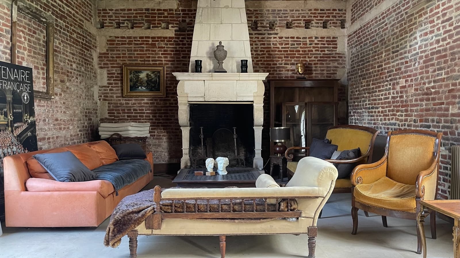 Space Character property (2 houses) in a large wooded park 1 hour from Paris - 2