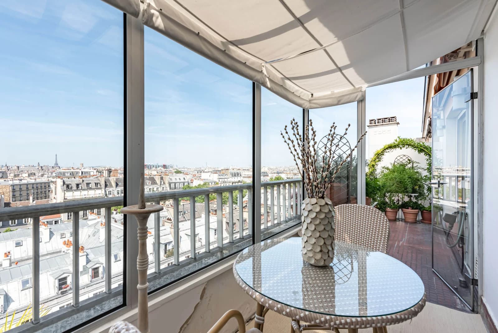 Espace Duplex avec terrasse offrant un panorama parisien unique - 5