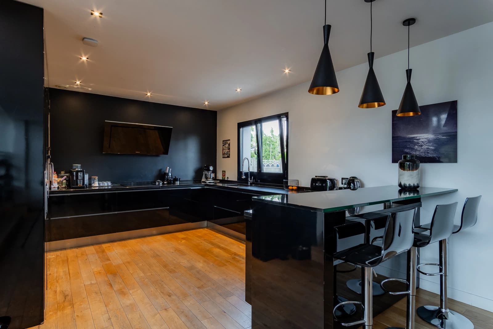 Space An exceptional contemporary house with a pool – Volumes, light and garden - 3