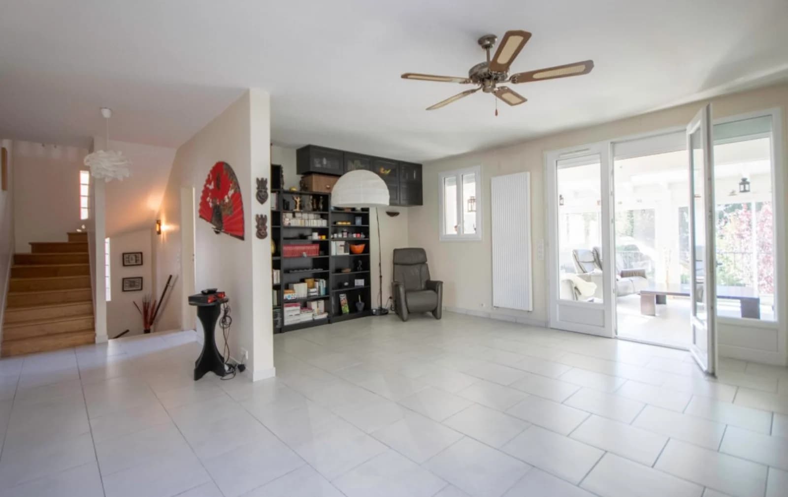 Living room in A large, bright house for filming. - 1