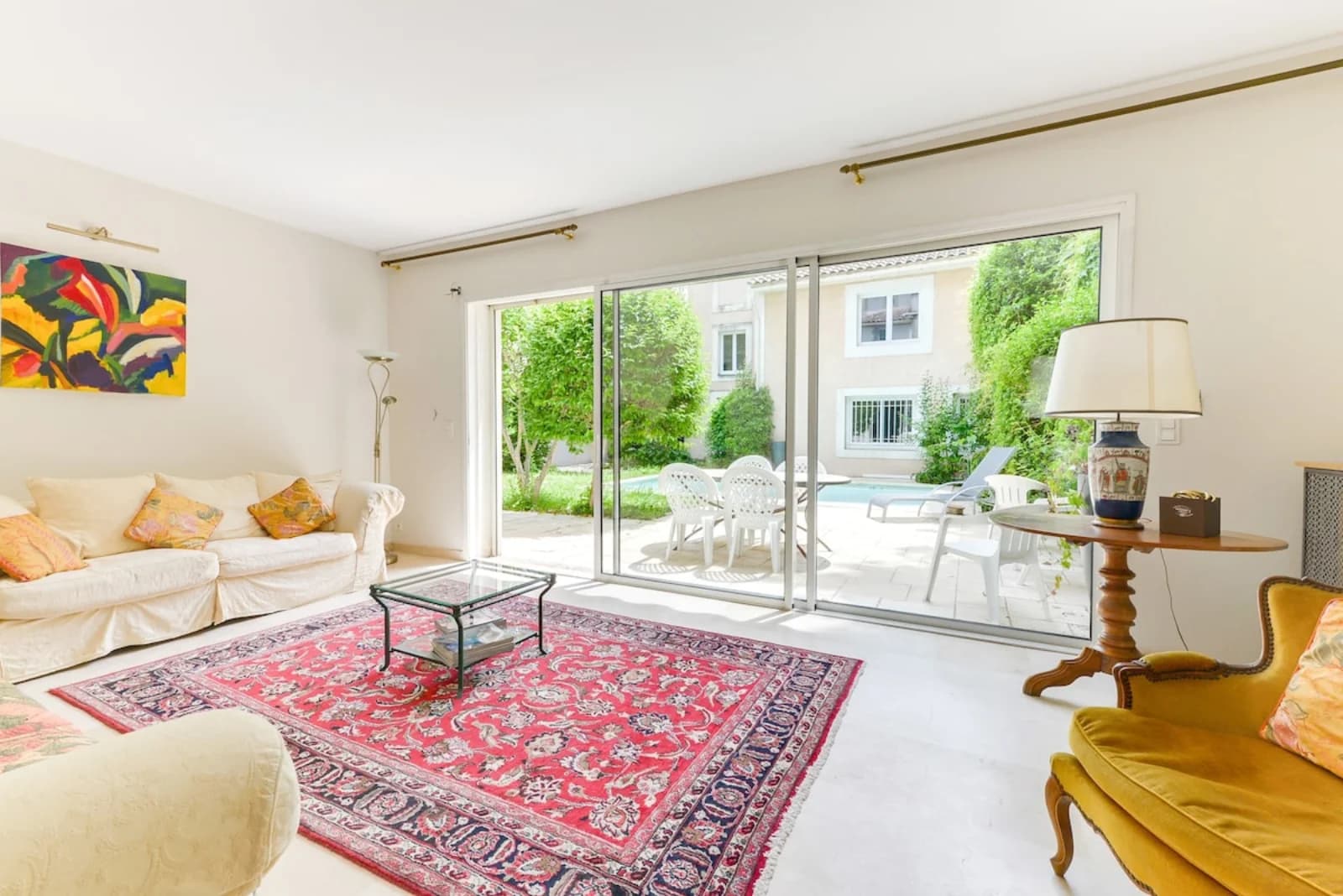 Magnífica villa con piscina privada y soleada.