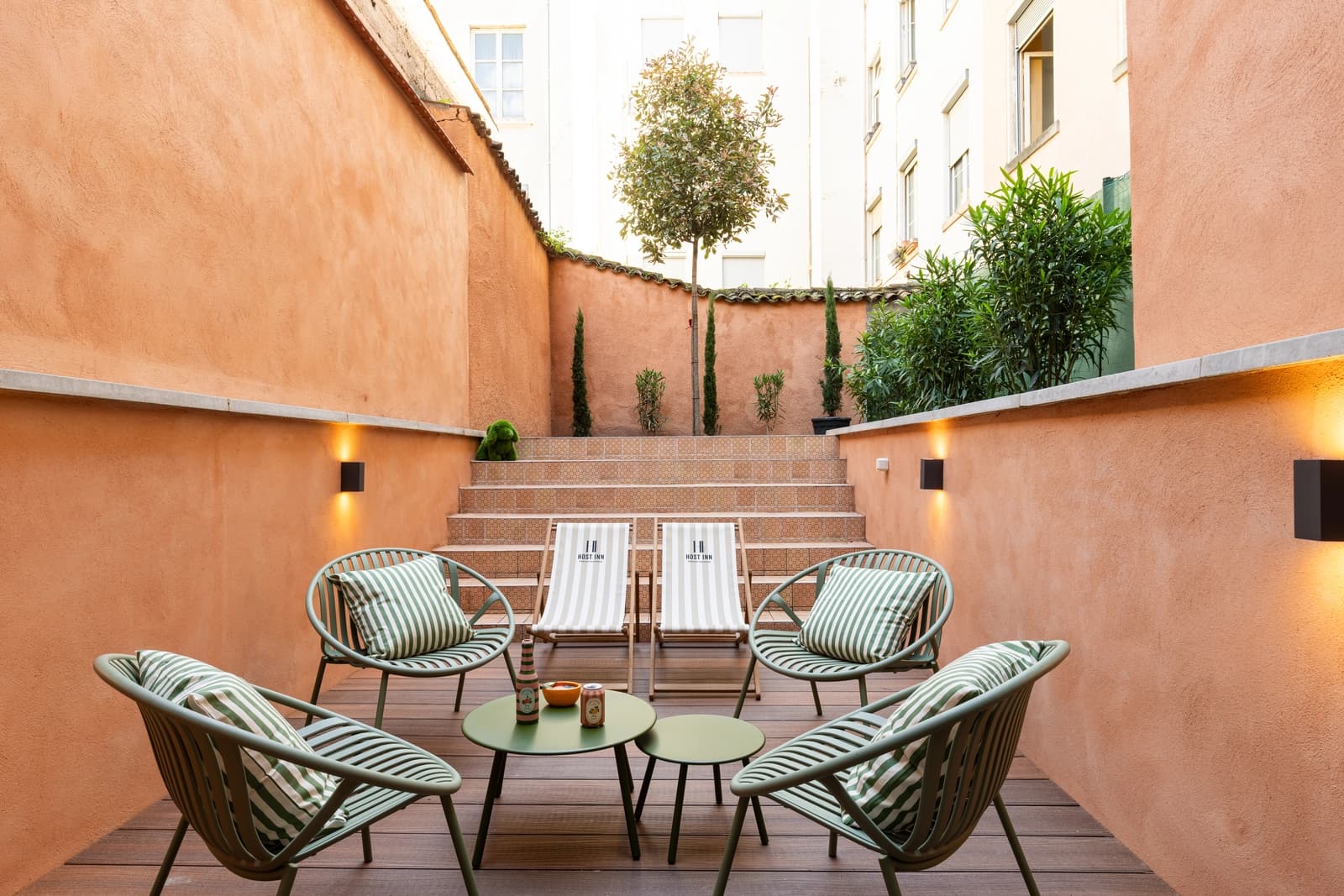 Space Townhouse with a garden patio - 4