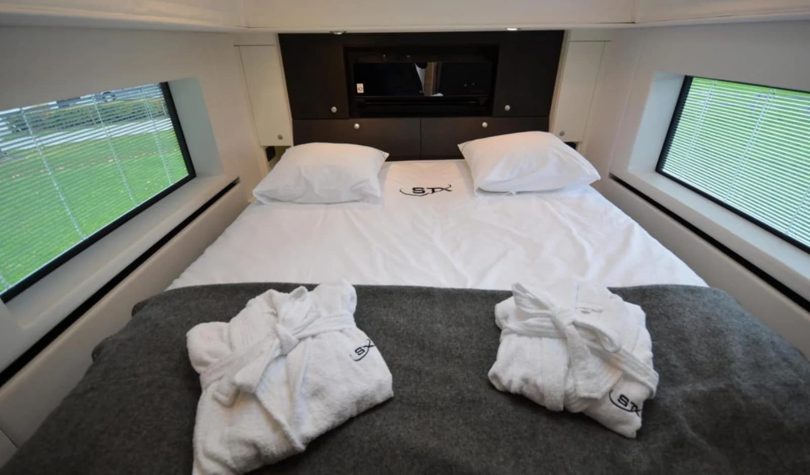 Dormitorio en Vehículo reconvertido, ideal para tus tomas nómadas. - 1
