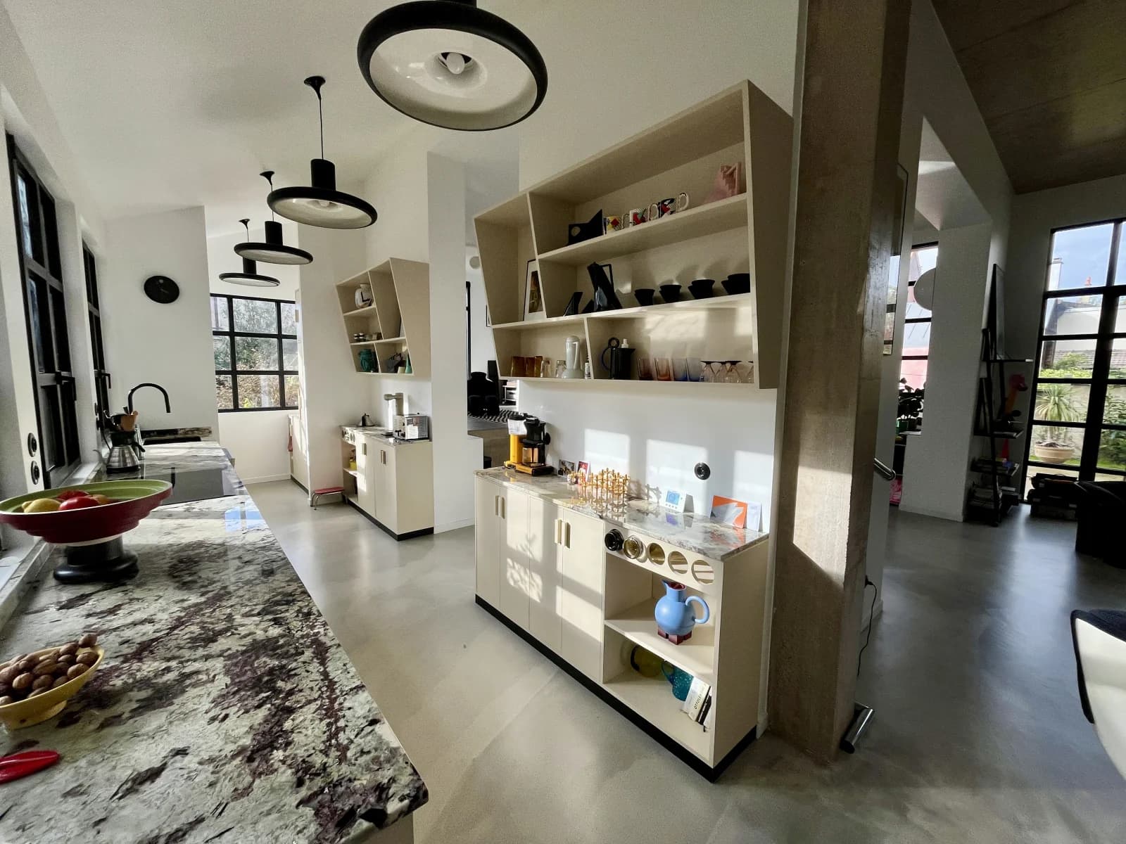 Espace Maison d'architecte lumineuse style loft avec terrasse et jardin fleuri - 3