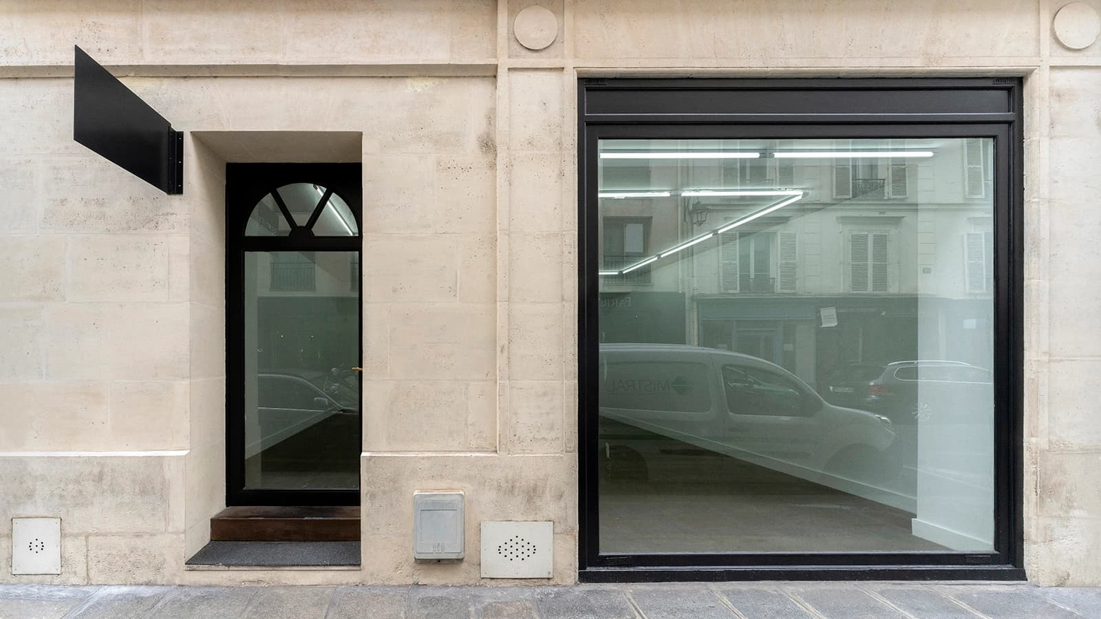 Space Galerie Lumineuse near Saint-Germain-des-Prés - 4