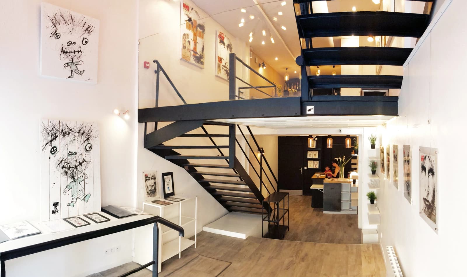 Living room in Cosy Concept Store in the Heart of Île Saint-Louis - 1