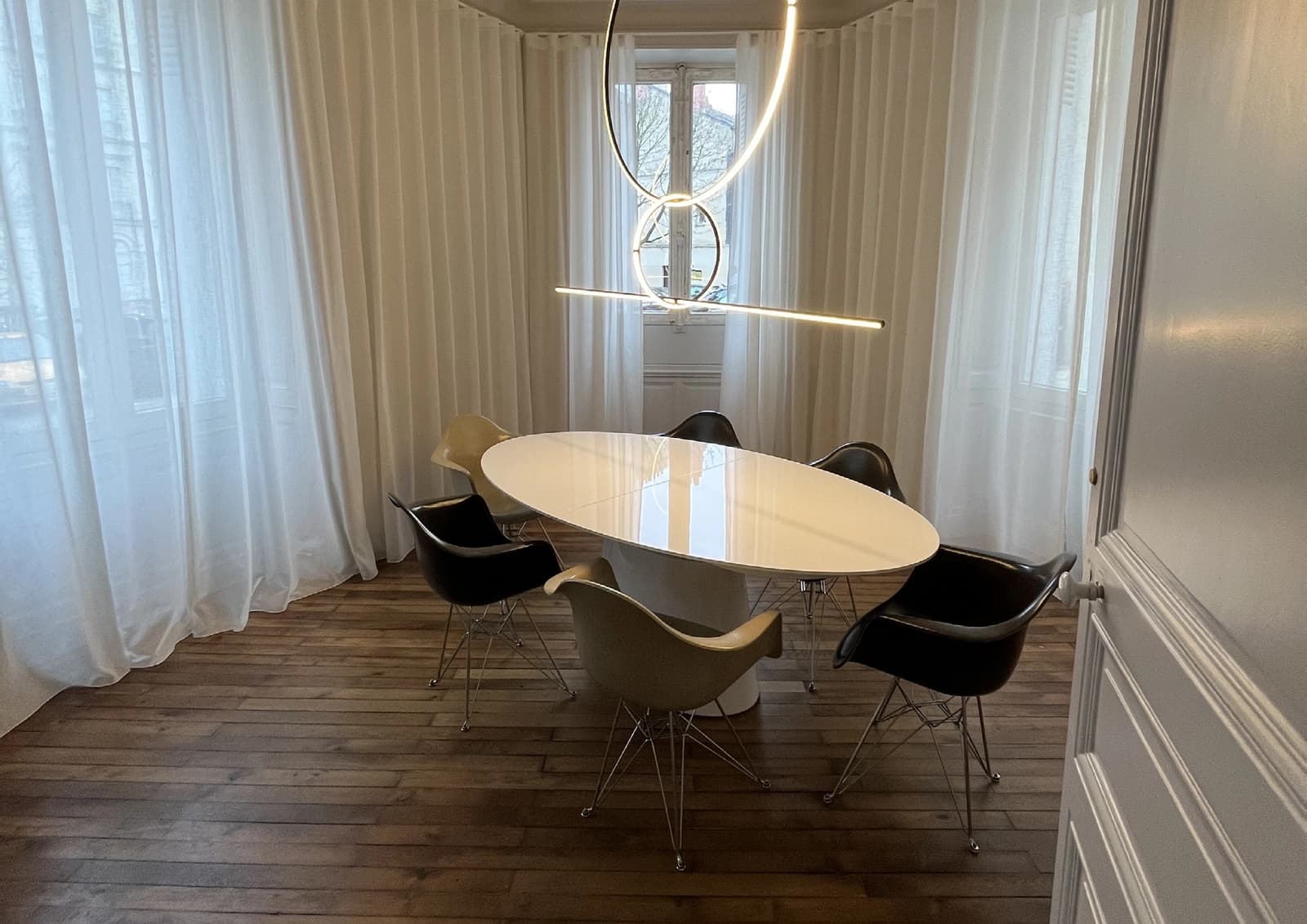 Architect-designed apartment facing the cathedral