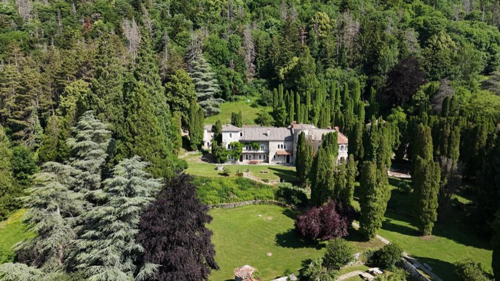Espace Un Domaine Privé d'Exception, au Cœur d'un Parc du Jura, prés de Genève - 1