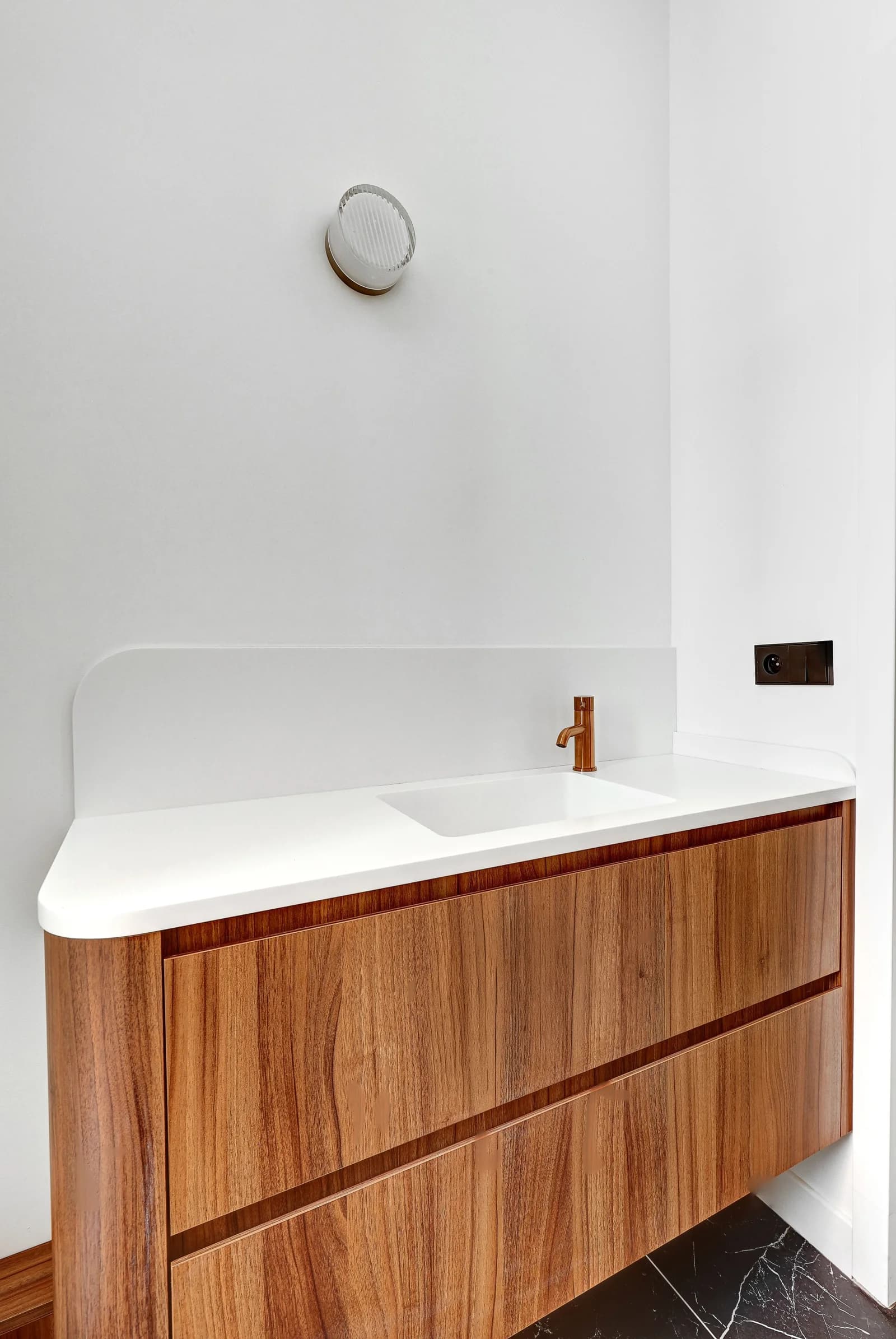 Space Charming Apartment with Balcony on Rue Saint-Dominique - 3