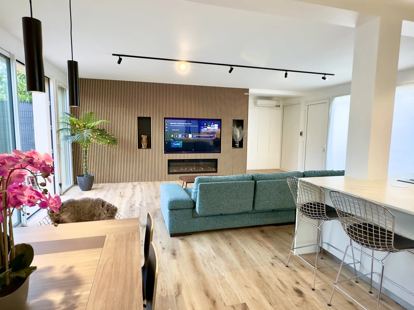 Space Magnificent new house with view of the Eiffel Tower - 2