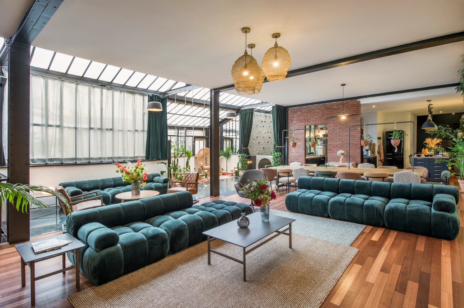 Splendid Eiffel Loft under glass roof