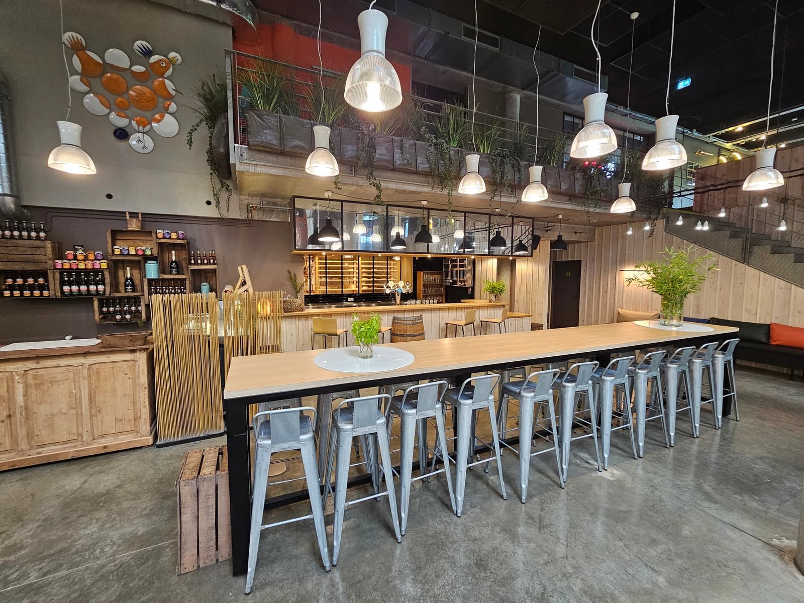 Space "atelierlieu" with a professional kitchen, restaurant and space - 1
