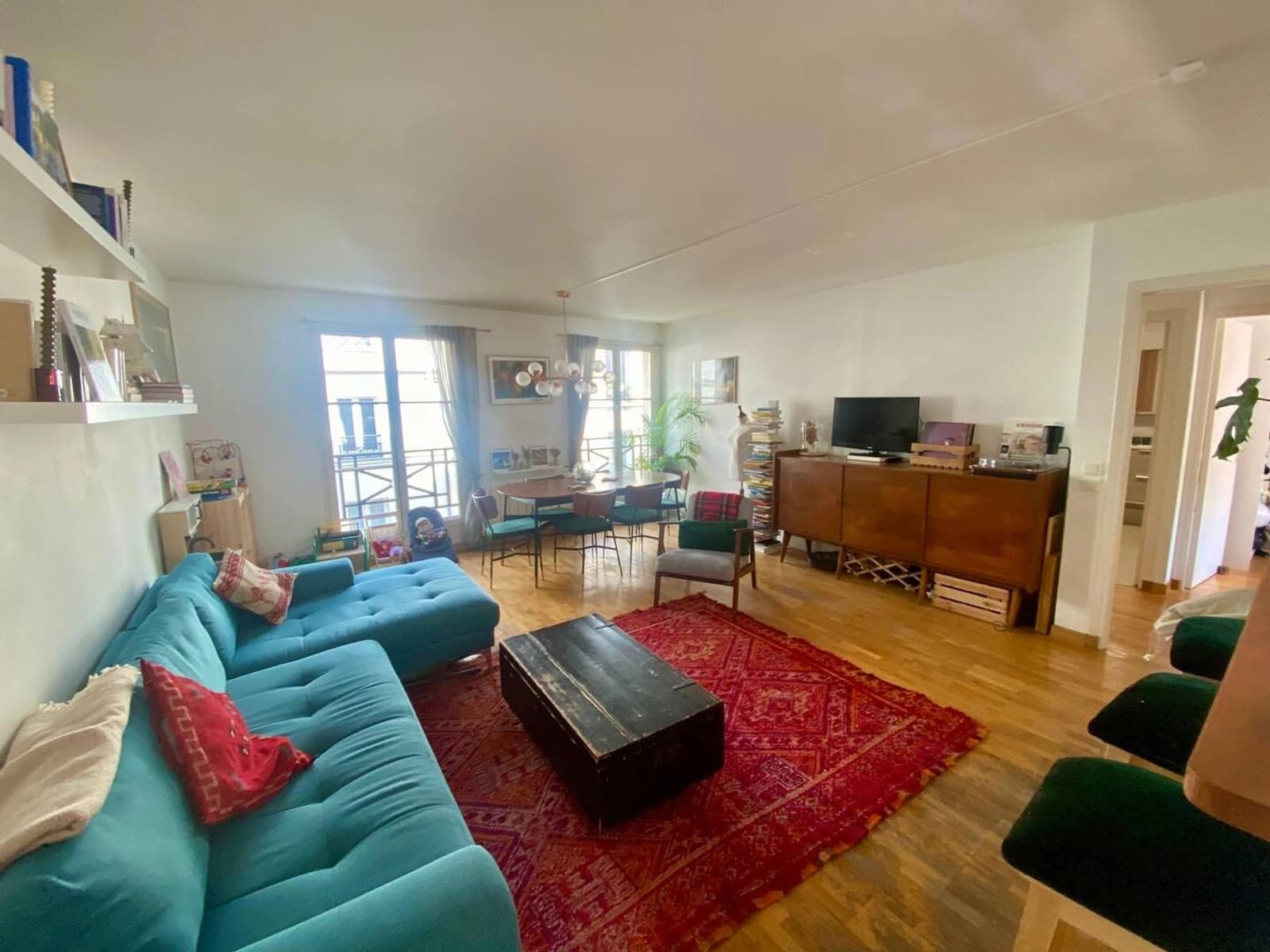 Space Colorful & spacious apartment - 2