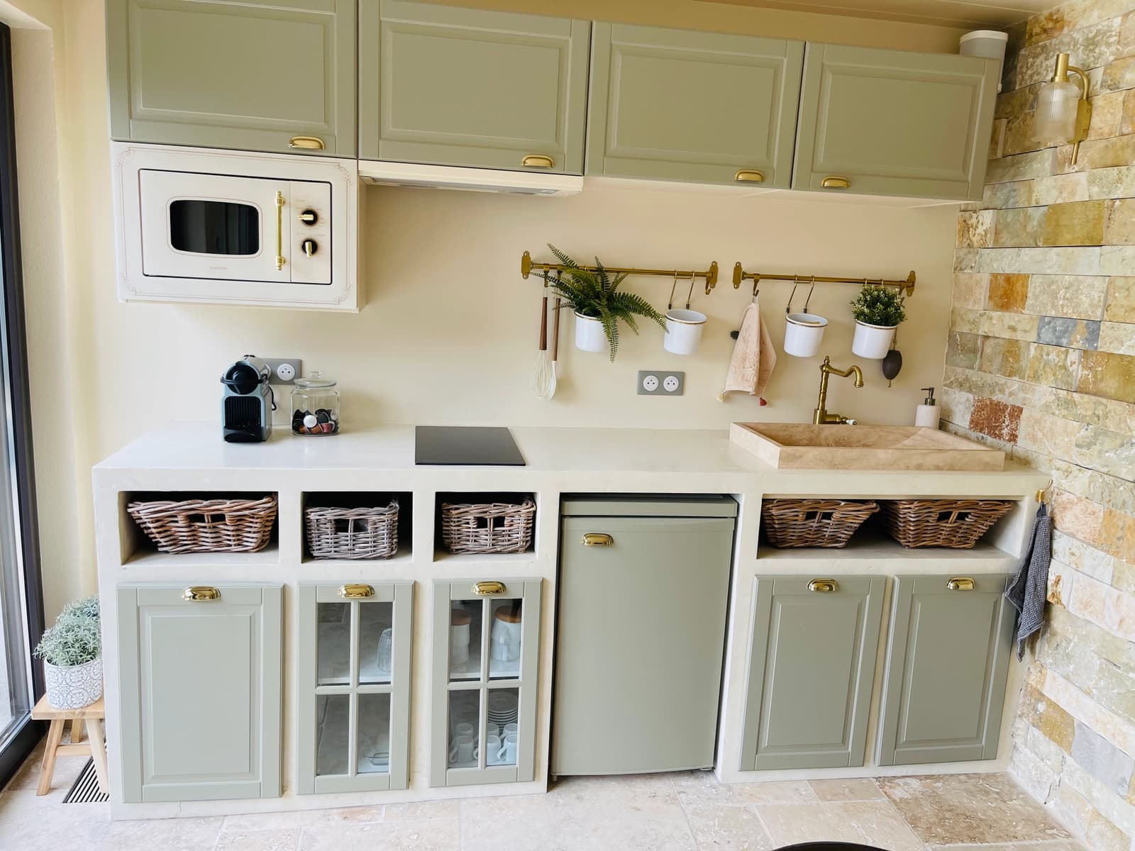 Kitchen in Space overlooking garden and pool - 1
