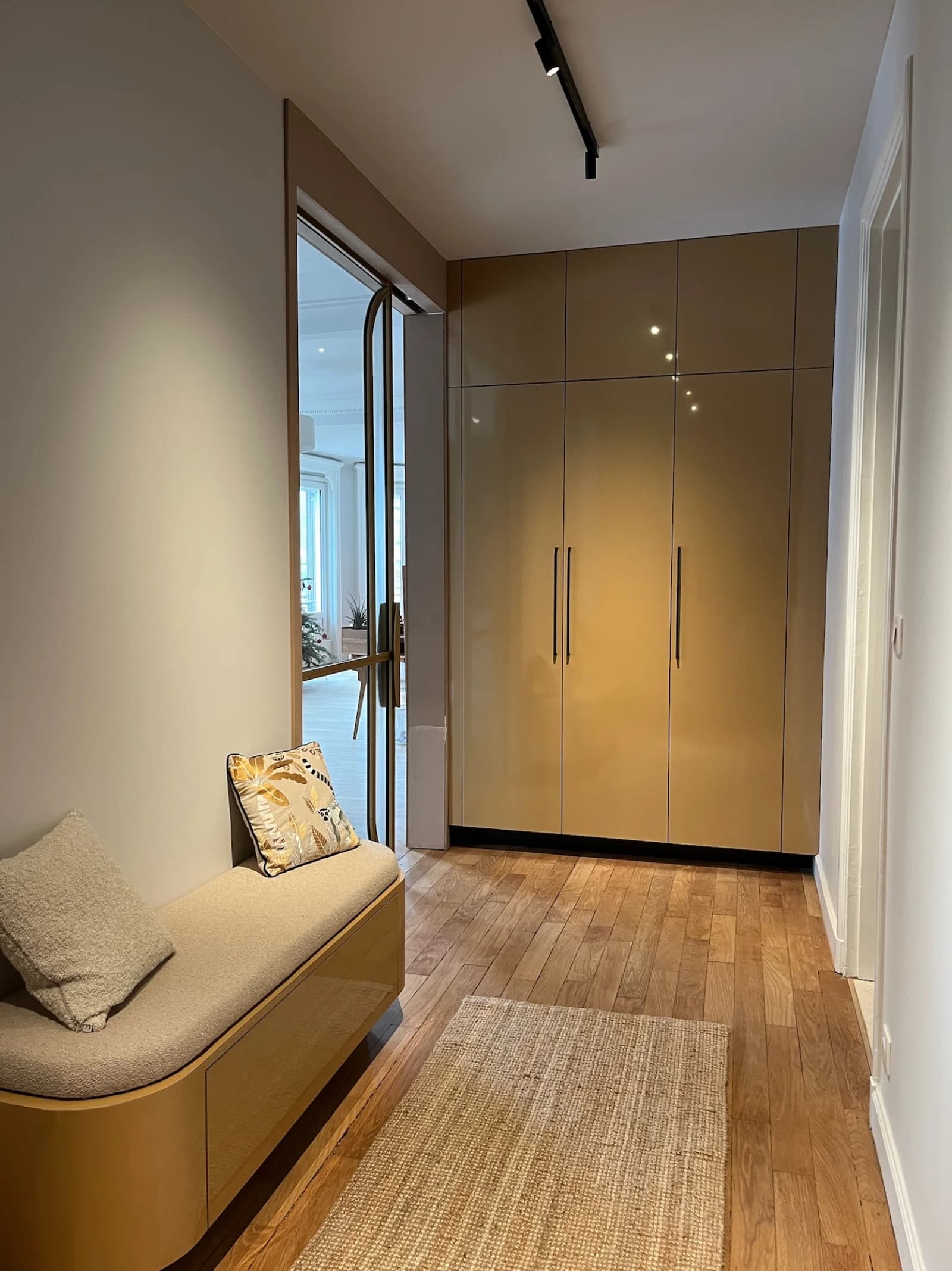 Space Spacious bright apartment in central Lille, 5 minutes' walk from the train stations - 2