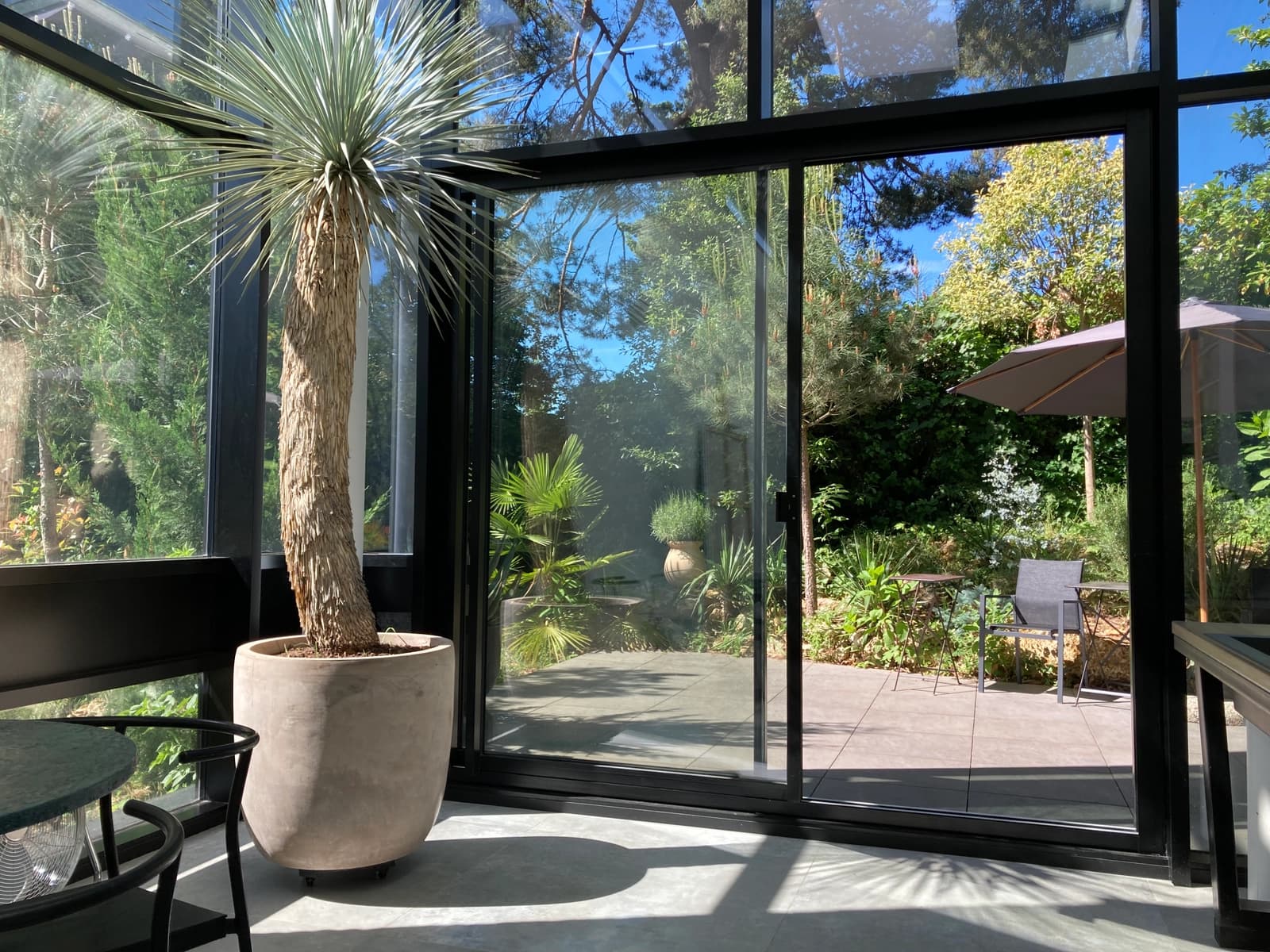 Espace Atelier-loft contemporain niché dans un parc avec piscine - 5