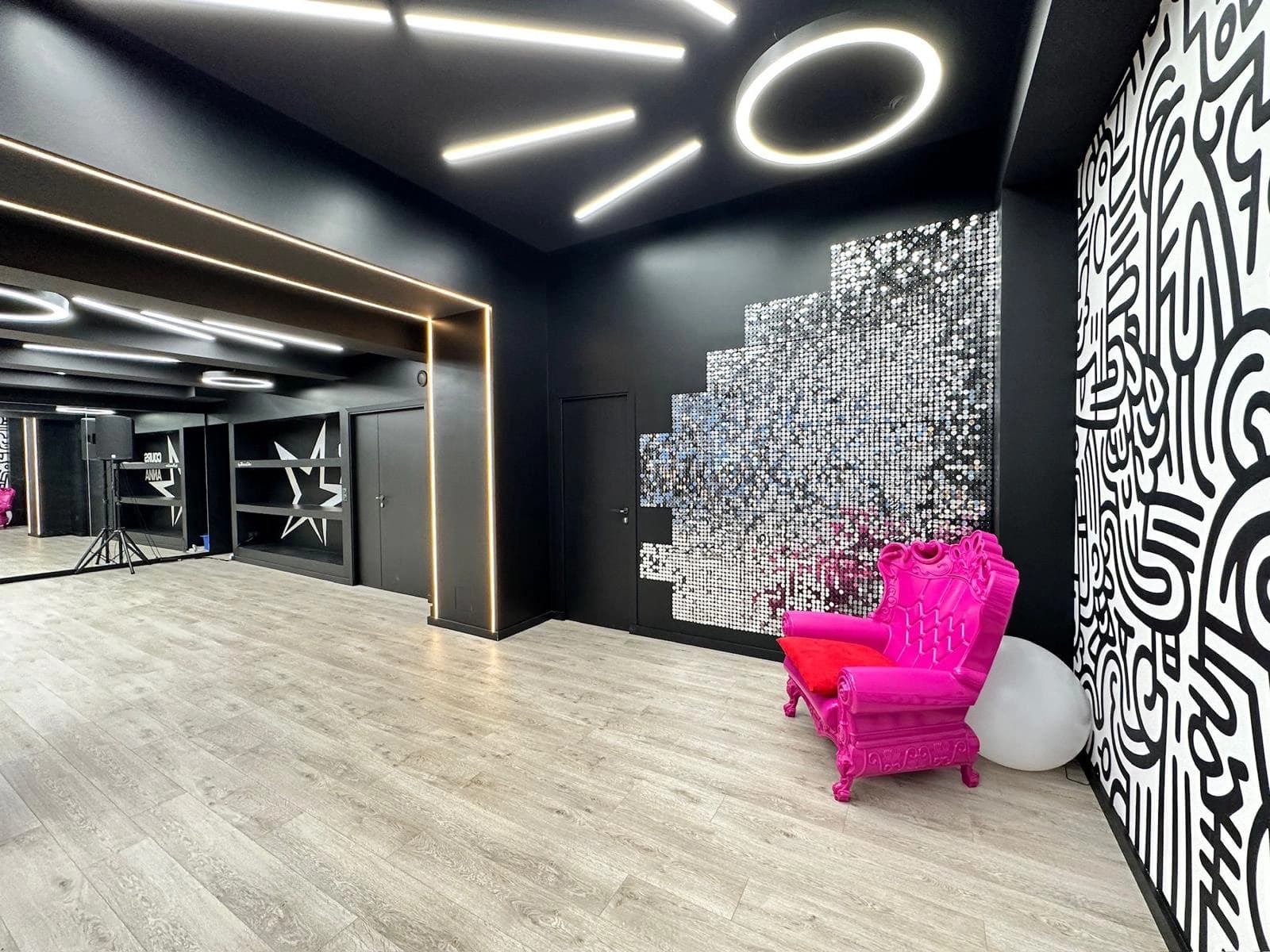 Space Dance Studio - 4