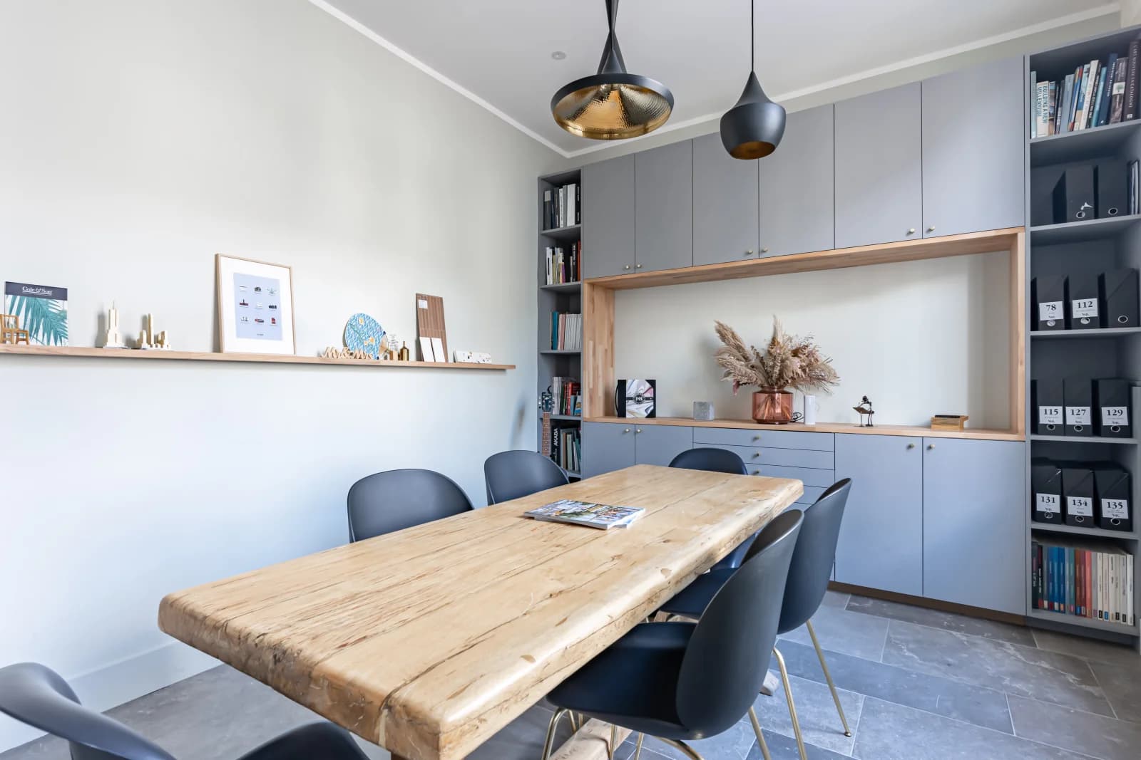 Meeting room in House with garden, pool and fireplace - 1