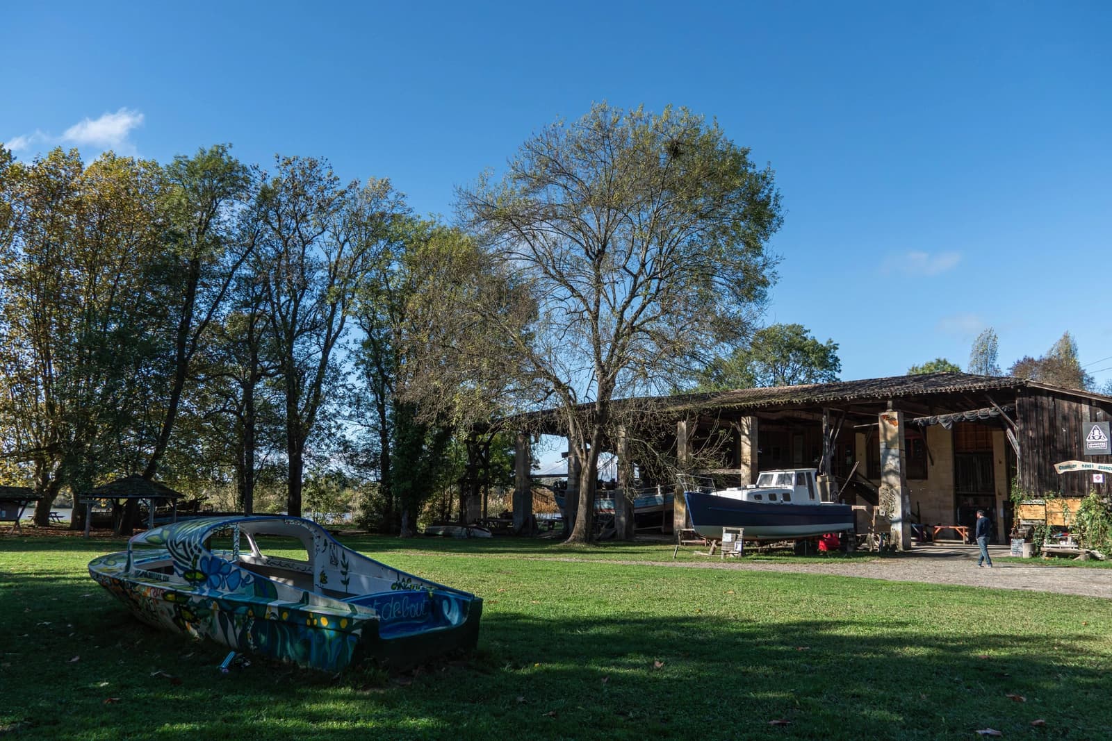 Space Former shipyard / Wooden boat building - 3