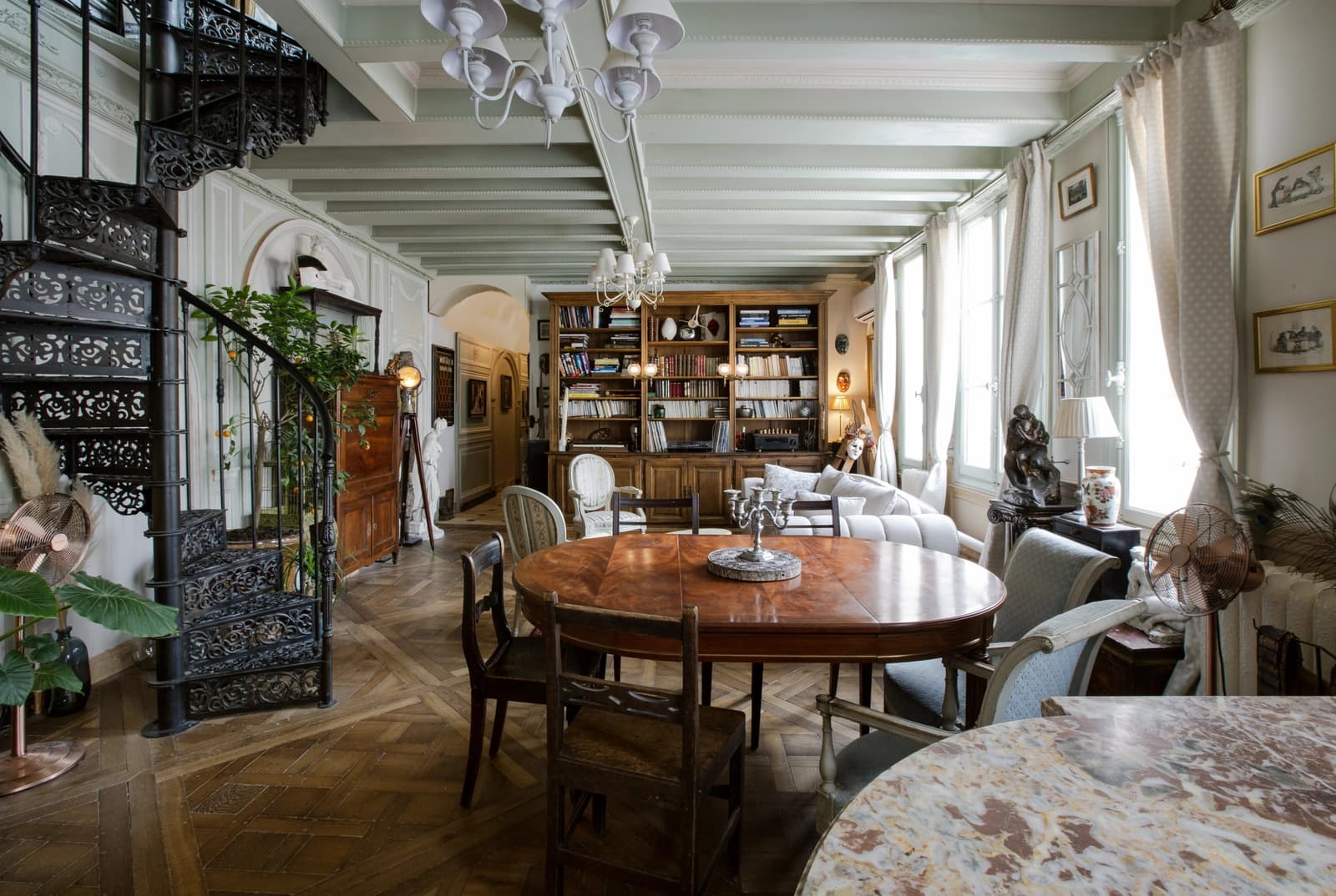 Space Collectors' apartment with large glass roof in St Germain des Prés - 1