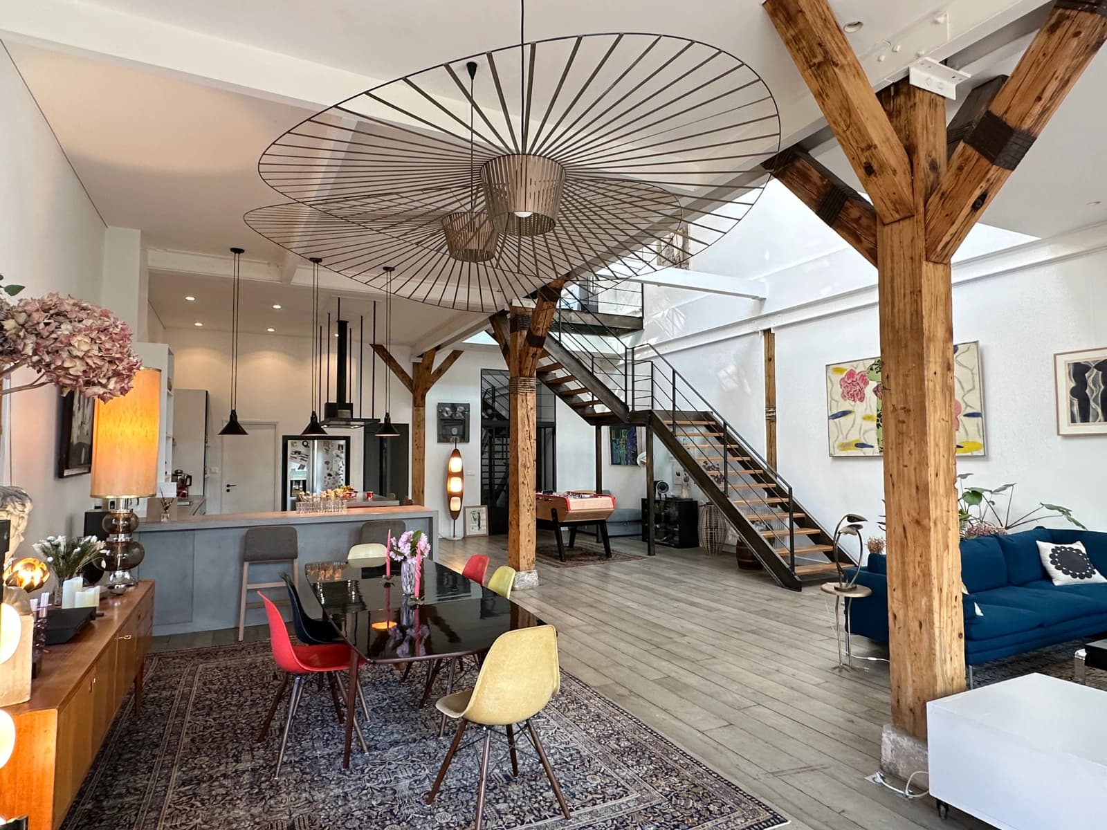 Espace Loft industriel à la décoration chaleureuse et cosy - 4