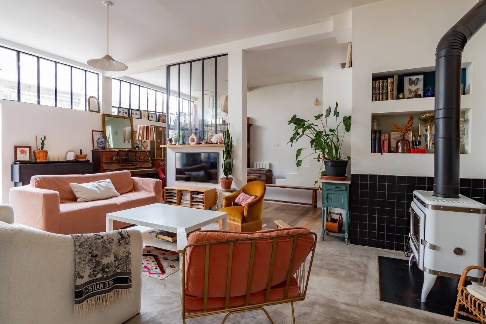 Space Loft with glass roof in Montreuil - 2