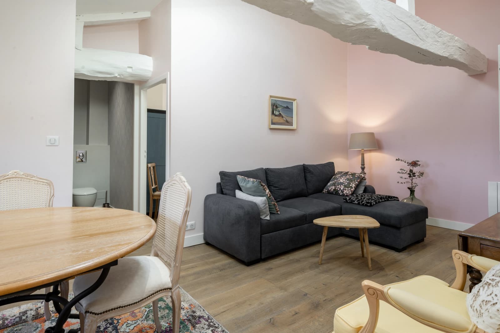 Living room in 18th-century town house - 1