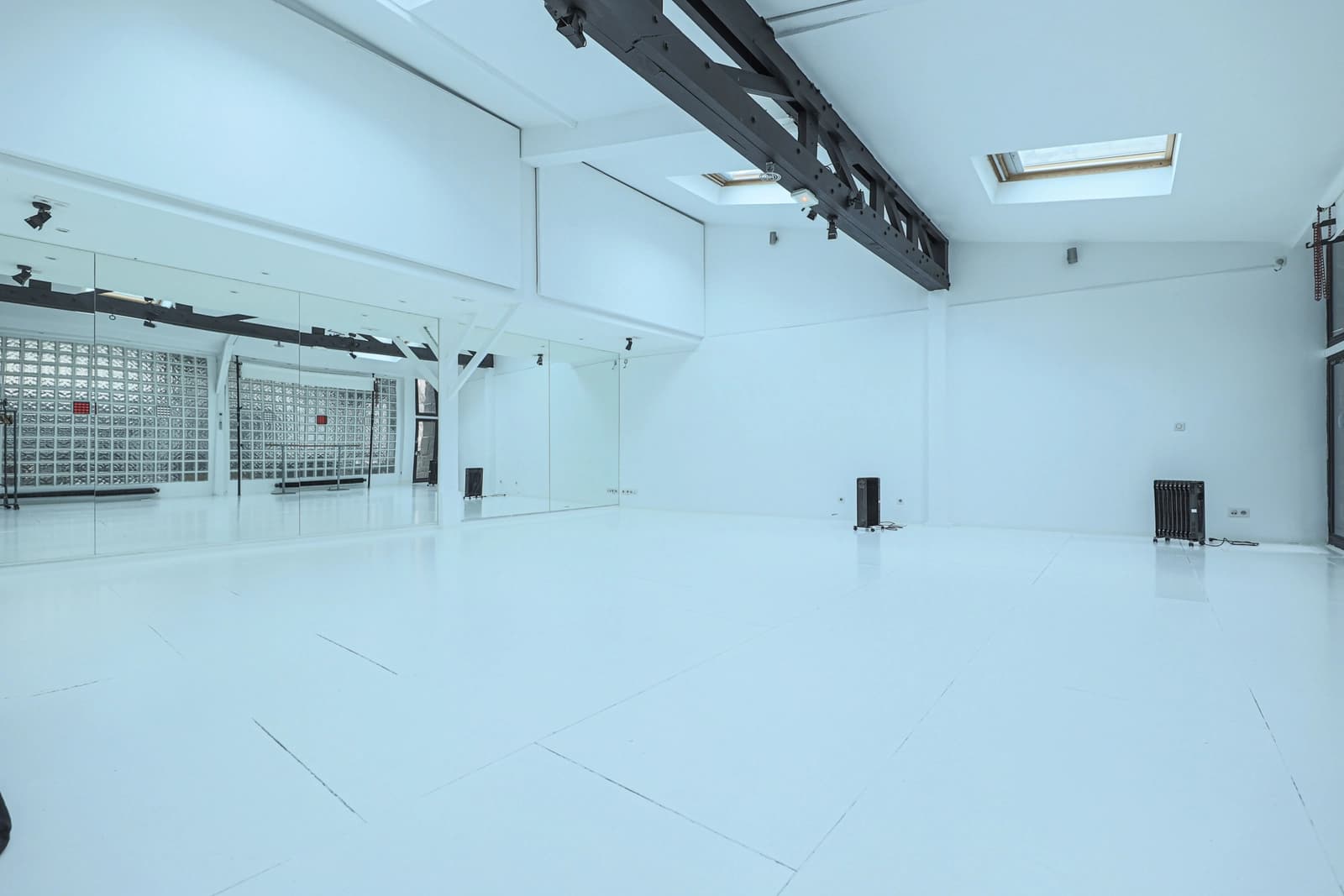 Espacio Luminoso estudio de artista con jardín privado. - 3