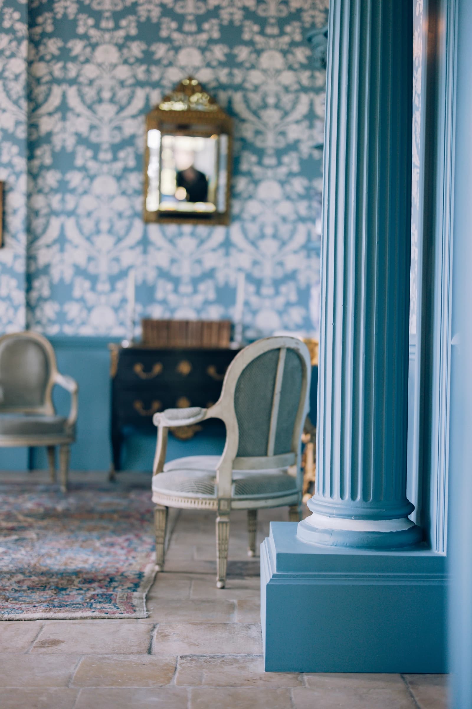 Space 18th-century Norman chateau with period furnishings - 3