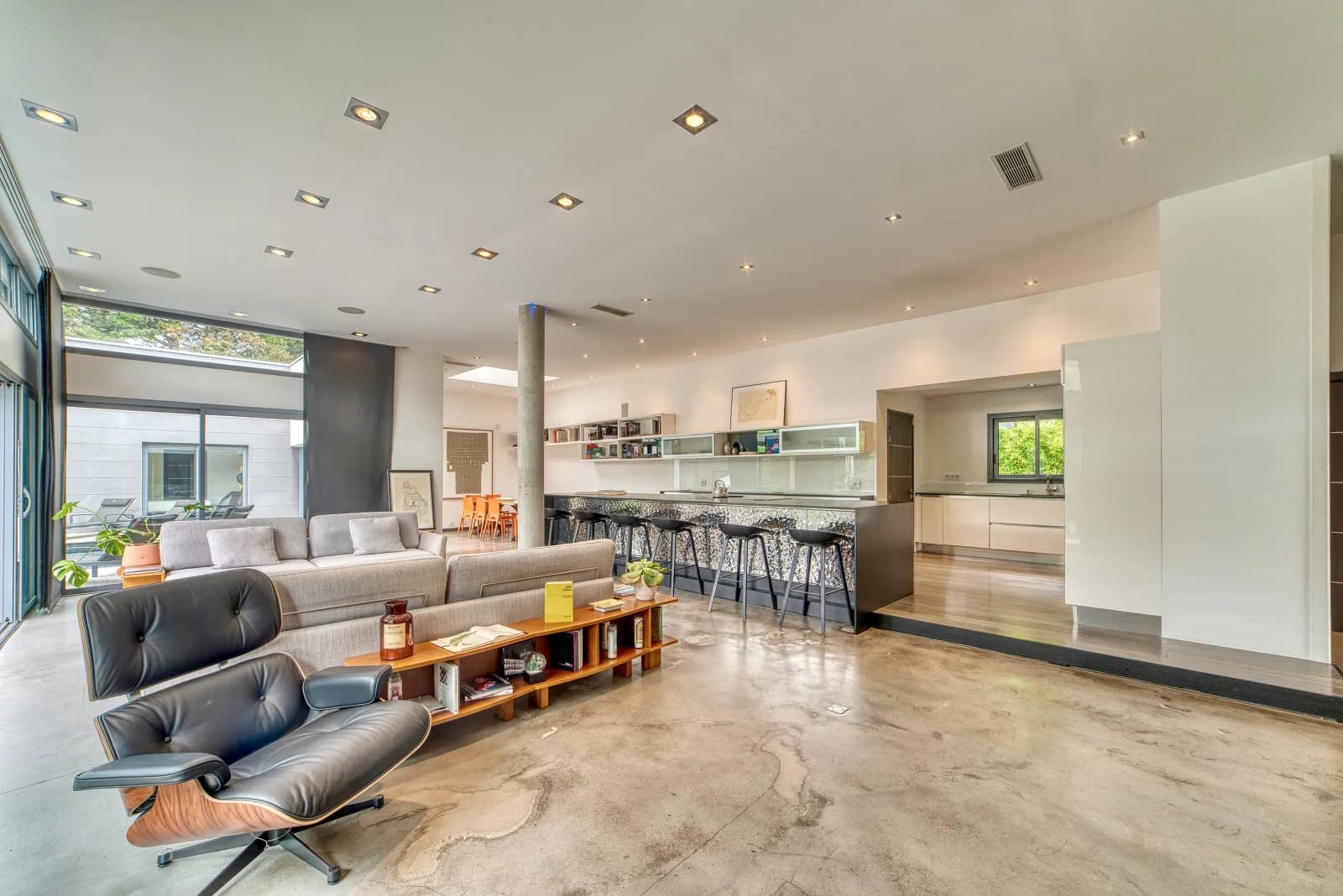 Space Magnificent luxury home, modern and friendly - 4