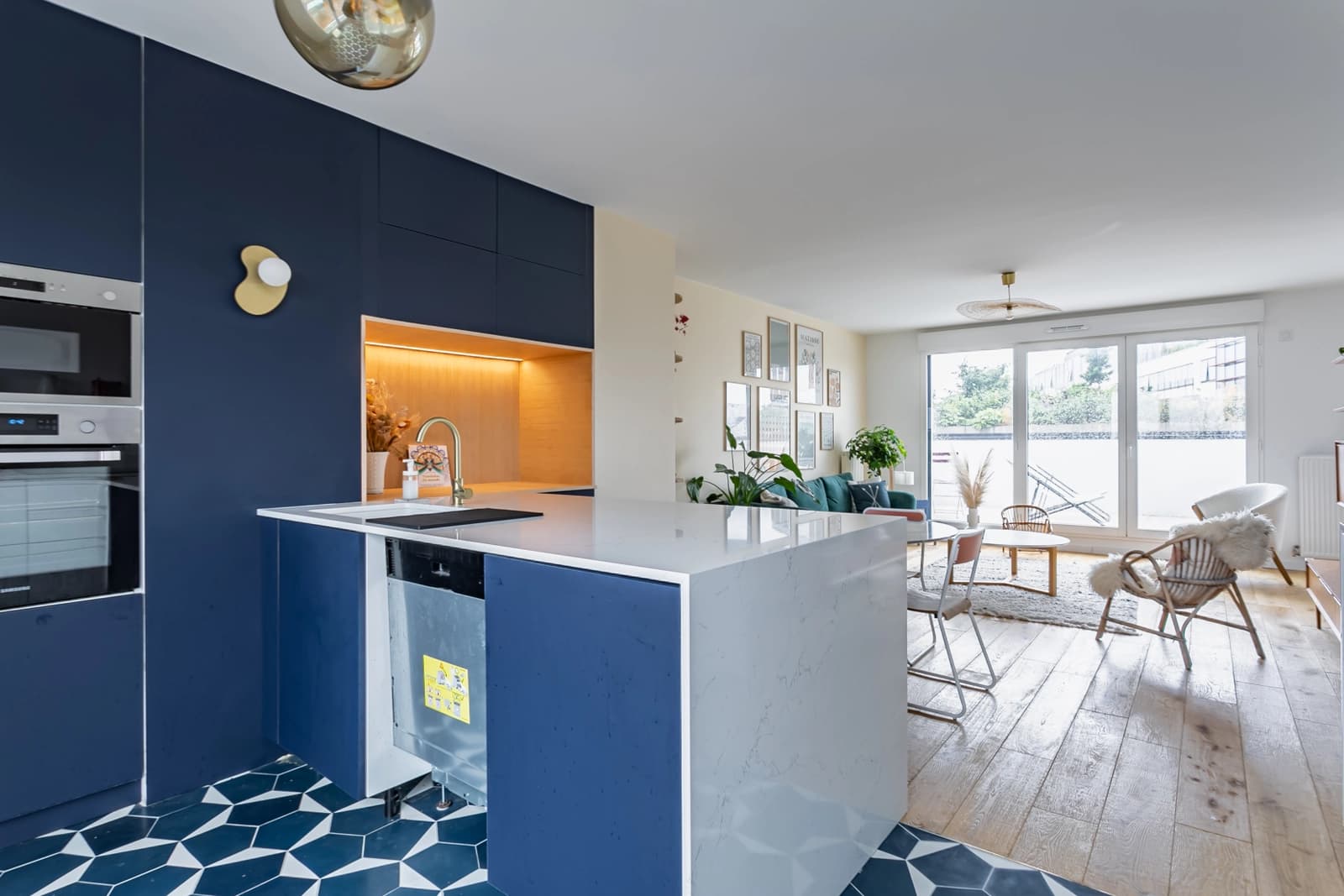 Space Sublime apartment with bright colors and unique clarity - 5