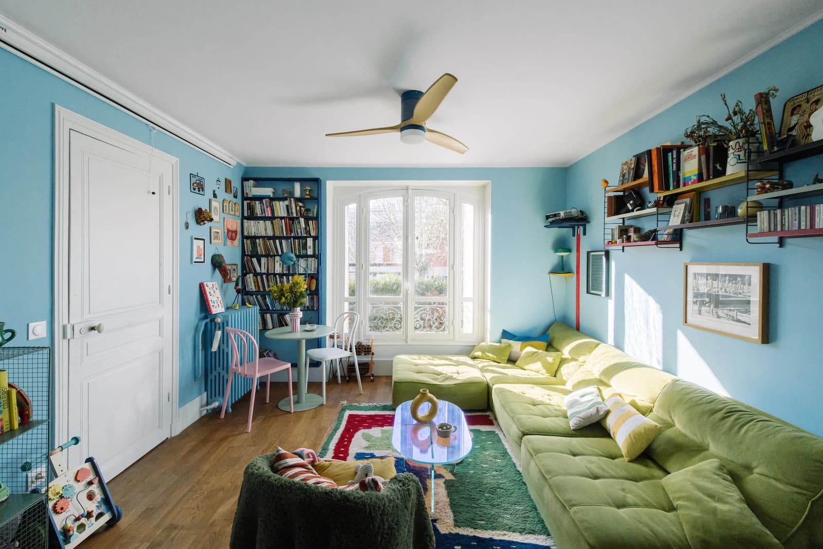 Space The House of Colors - 0