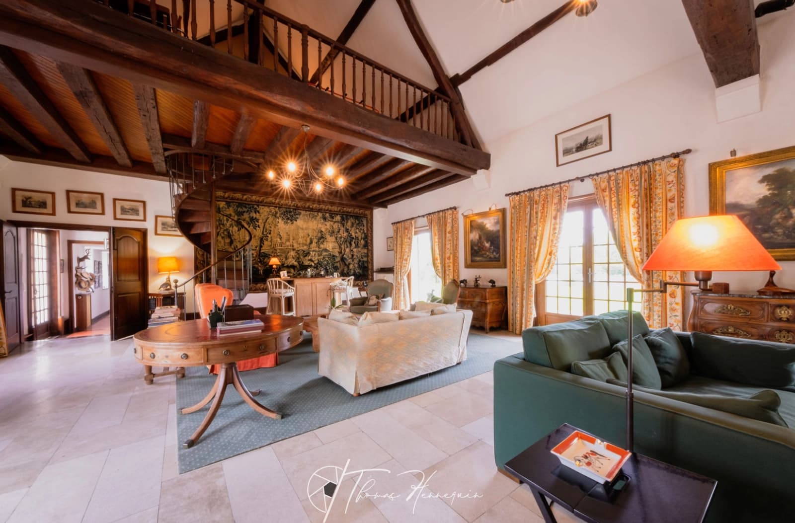 Space A sumptuous home with swimming pool - 0